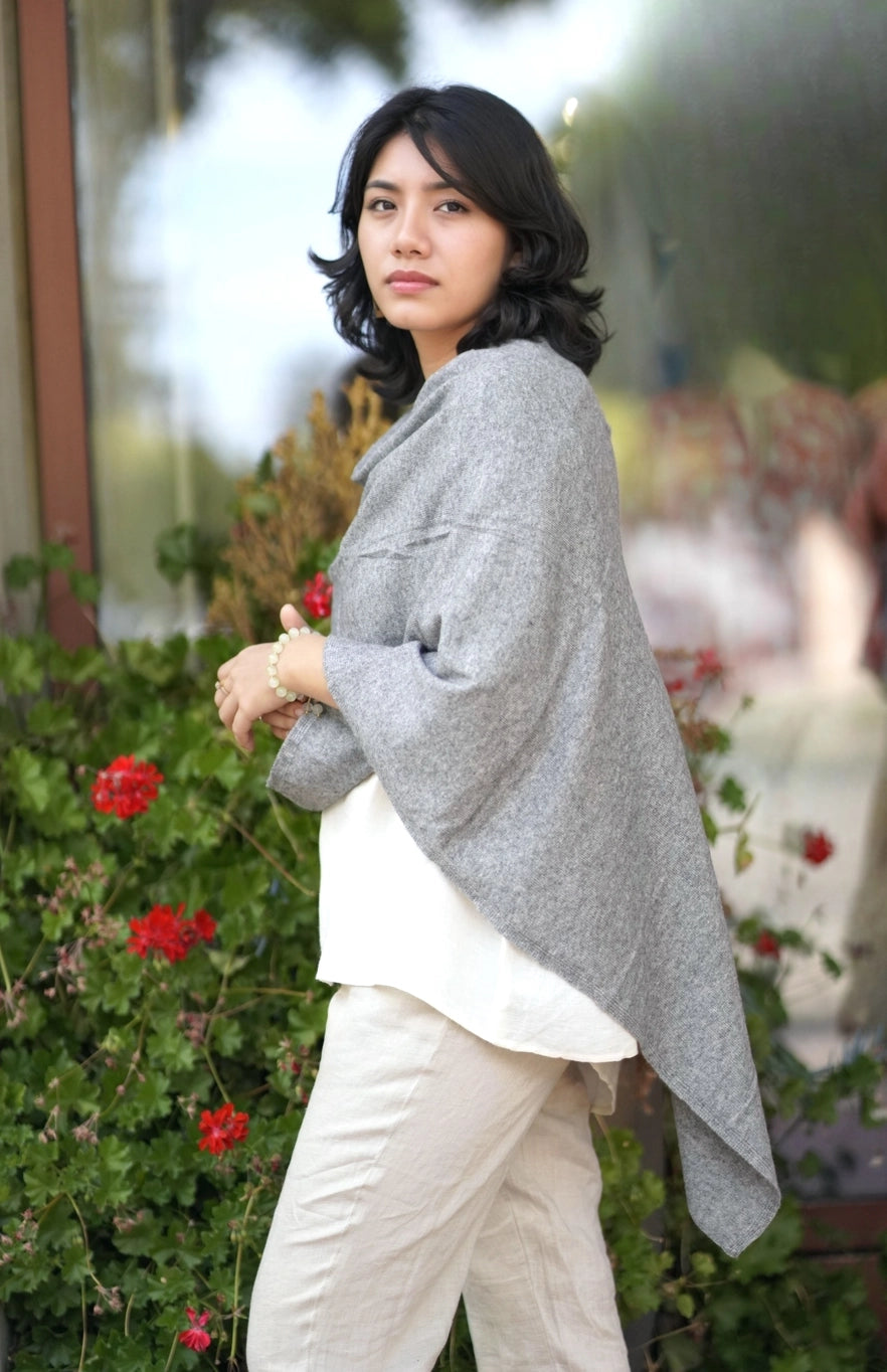 Dolma Cashmere Poncho - GREY
