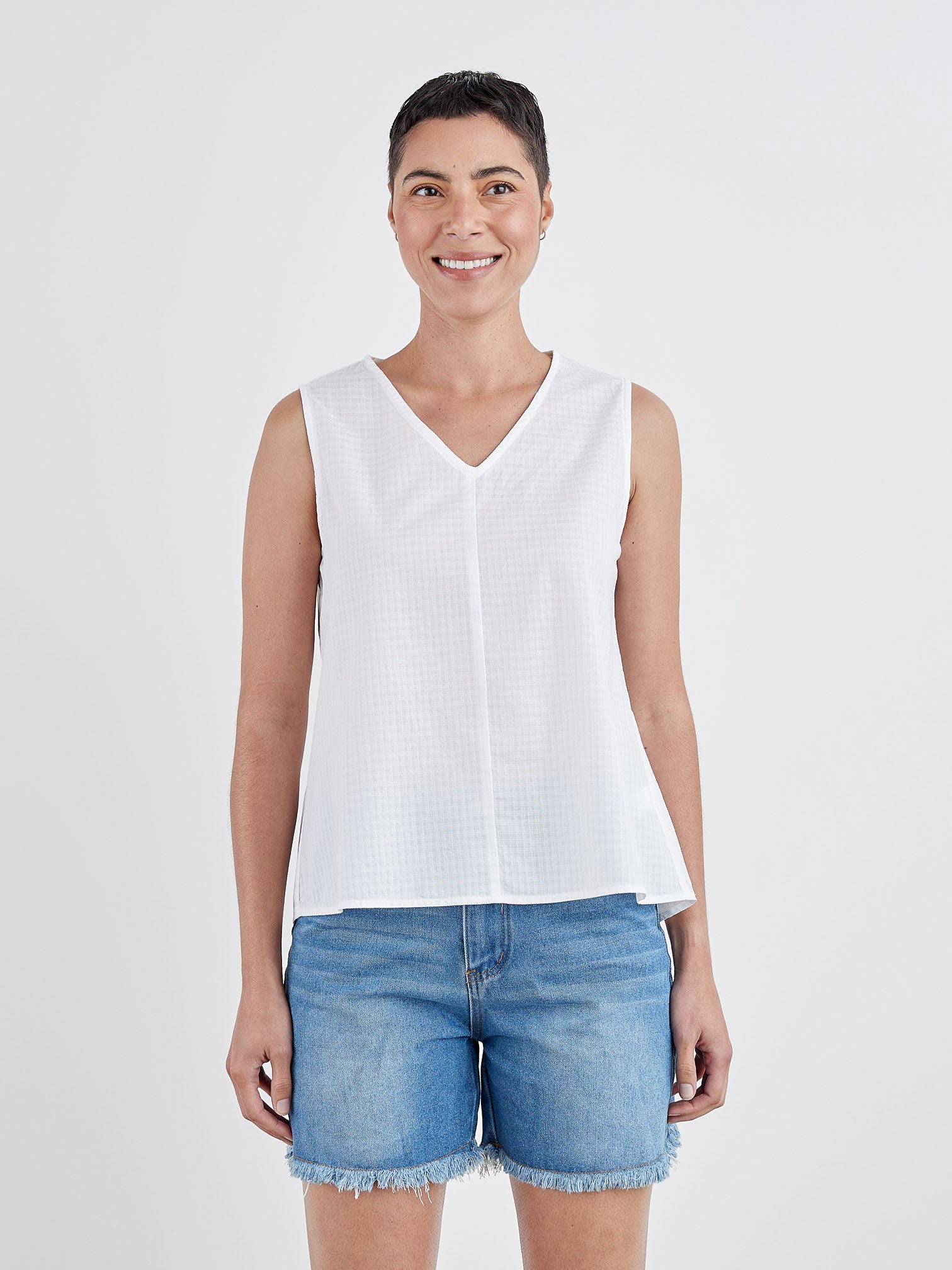 CUT LOOSE - Cotton Shirting V-Neck Tank - 1035738﻿