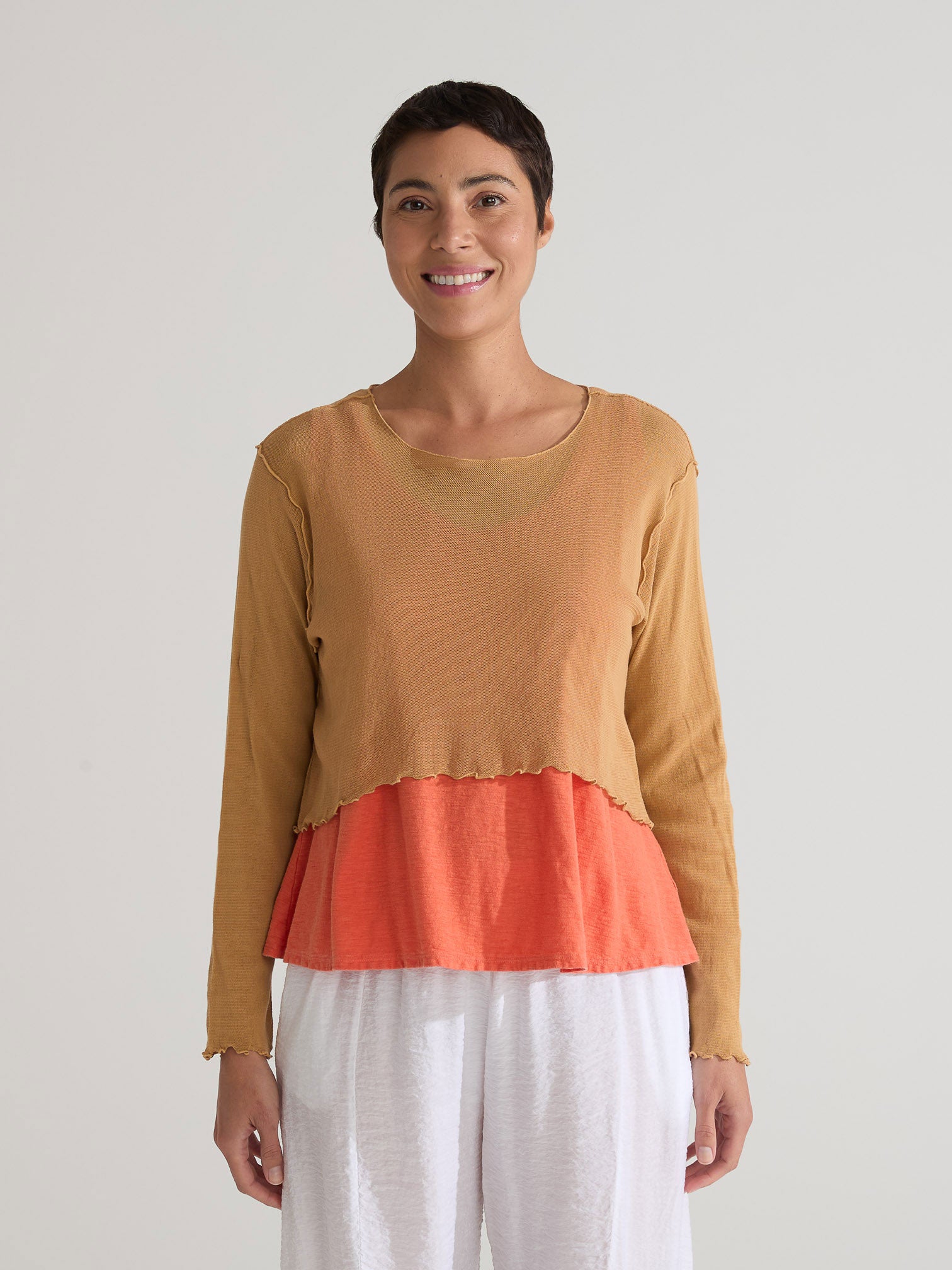 CUT LOOSE - Curved Crop Top - 1386781