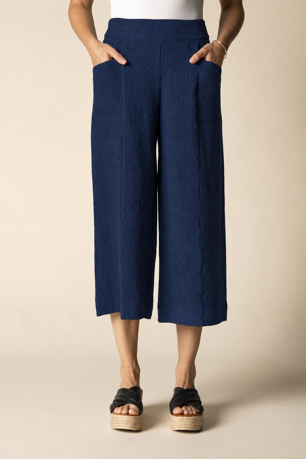 Habitat Crinkle Crepe Dream Team Solid Aria Capri Pant - 21362 - NAVY