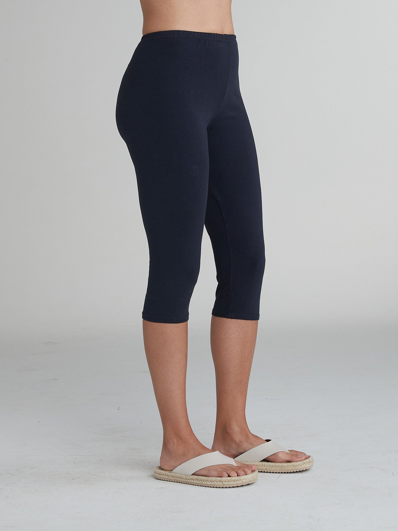 CUT LOOSE - Solid Cotton Lycra Knee Legging - 240302
