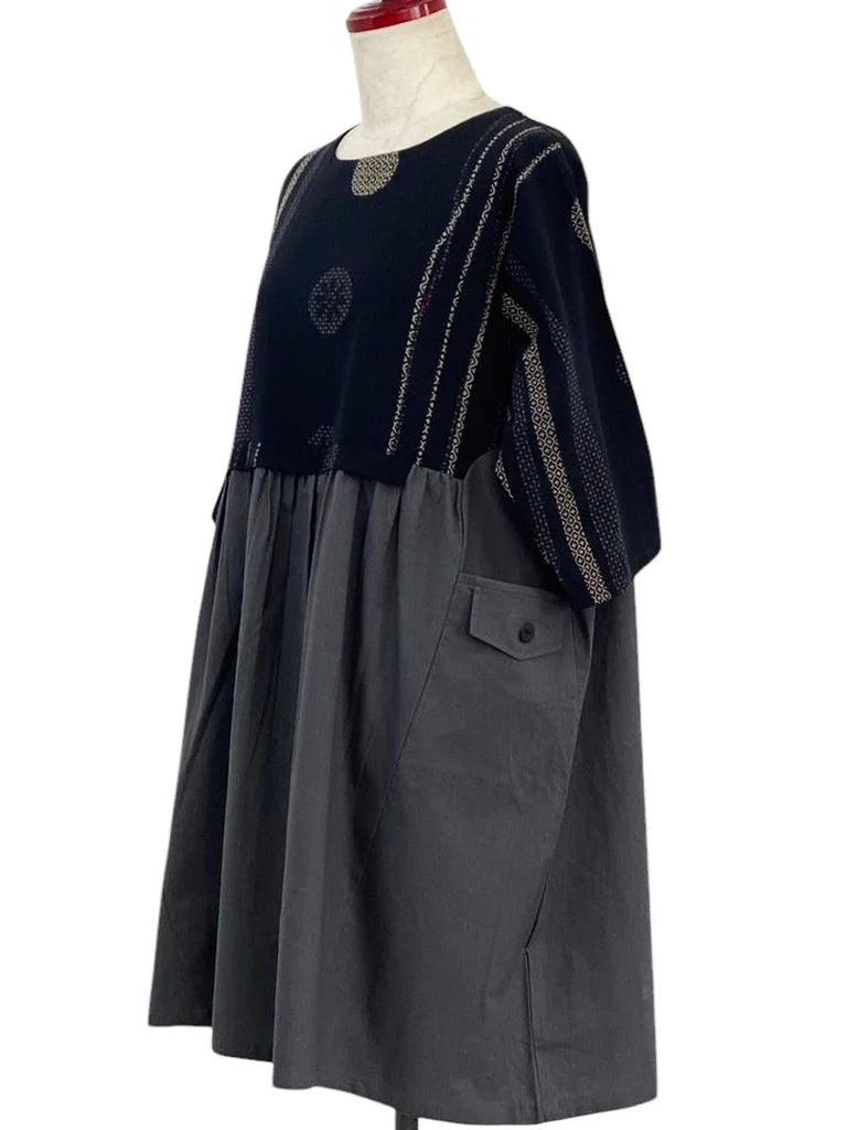 MONA LISA by Pure Fit - 253358-BK/GR - Panel Pleated Tunic - Solid/Multi Textile Line Print - Black/Grey (A2)