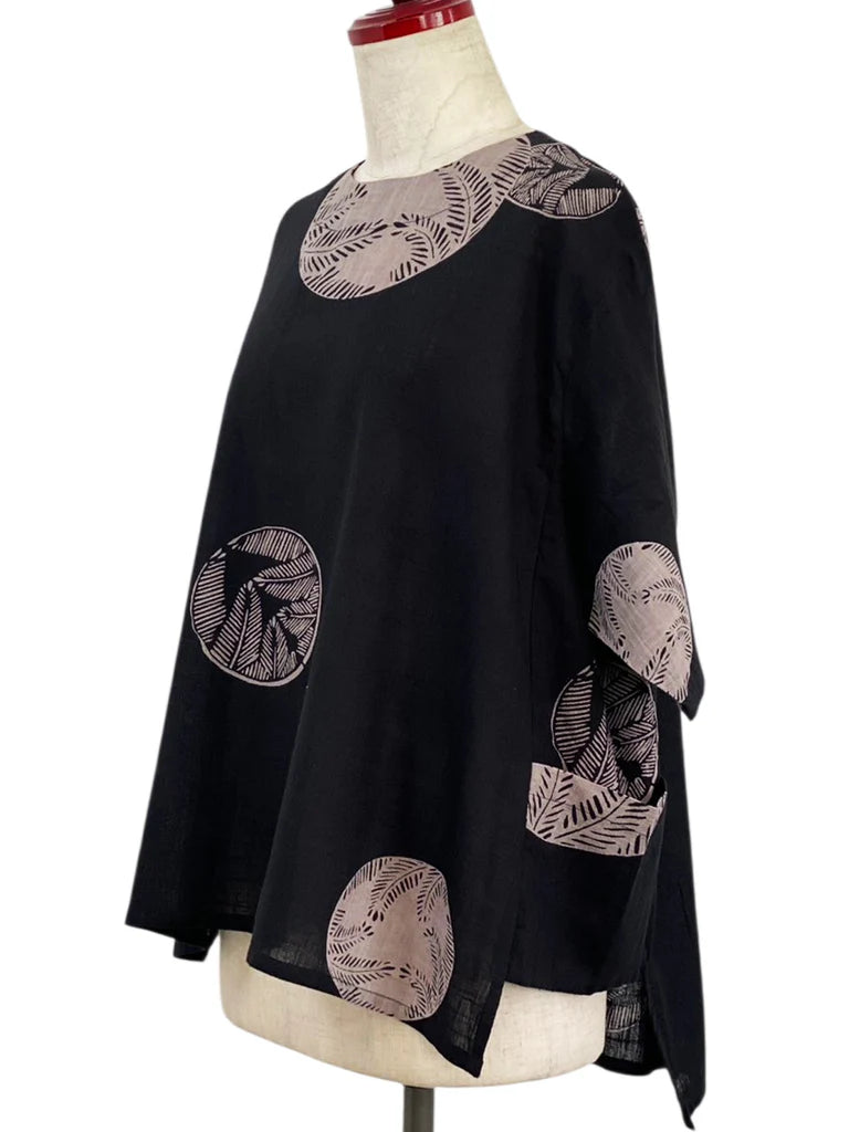 MONA LISA by Pure Fit - 263405-BK - Hi-Lo Pocket Pullover - Fern Circle Print - Black (A)
