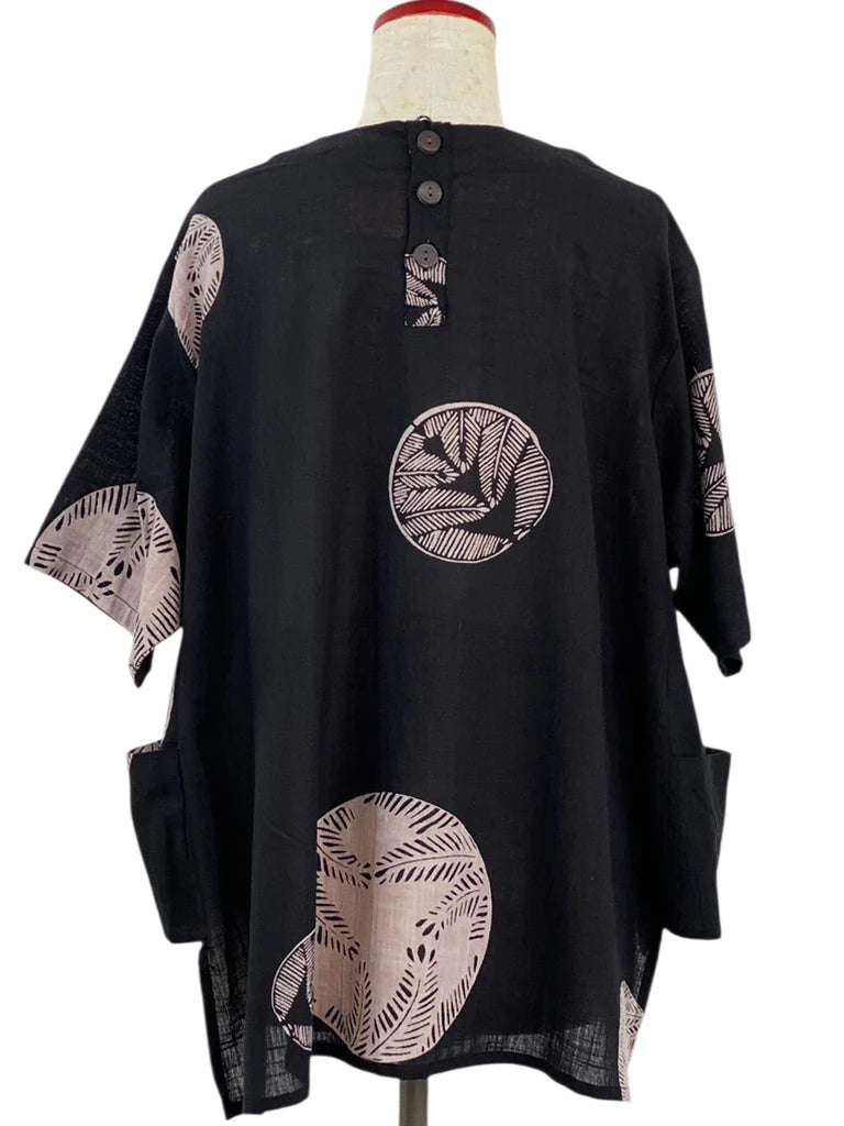 MONA LISA by Pure Fit - 263405-BK - Hi-Lo Pocket Pullover - Fern Circle Print - Black (A)
