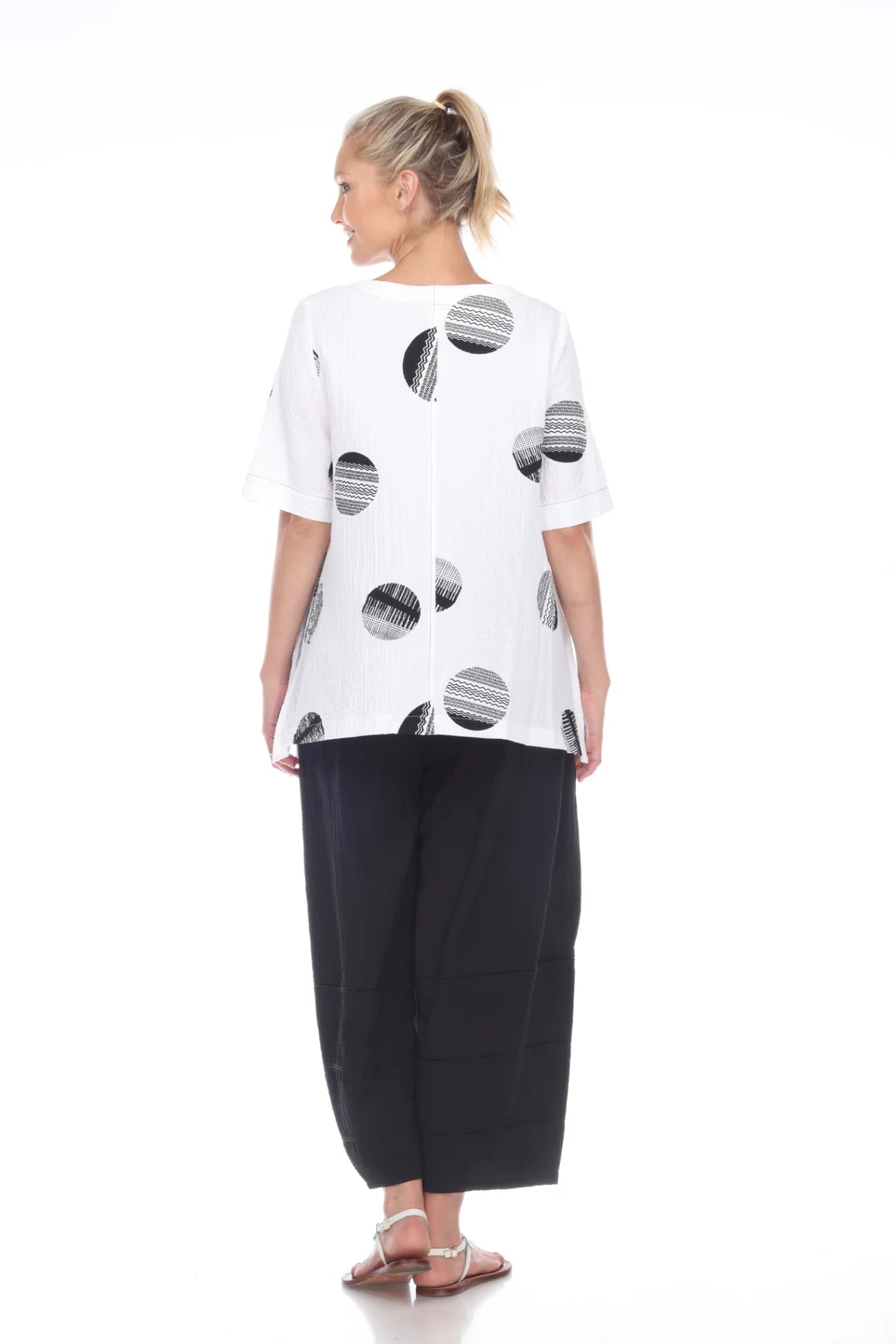 MOONLIGHT Abstract Circle Artsy V-Neck Tunic  - 3027 - WHITE/BLACK