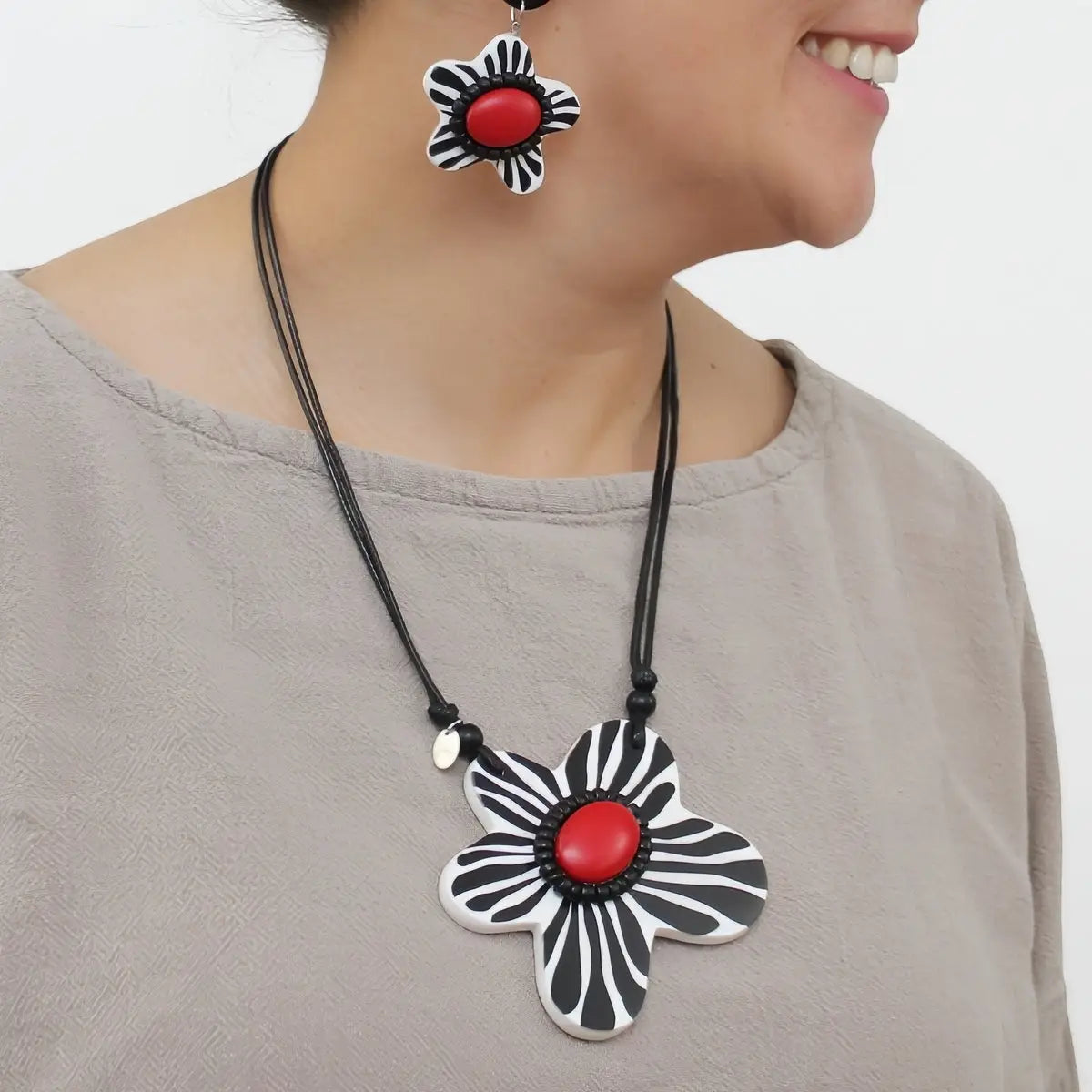 SYLCA Red Bumble Blossom Daisy Pendant - LS26N02 - RED