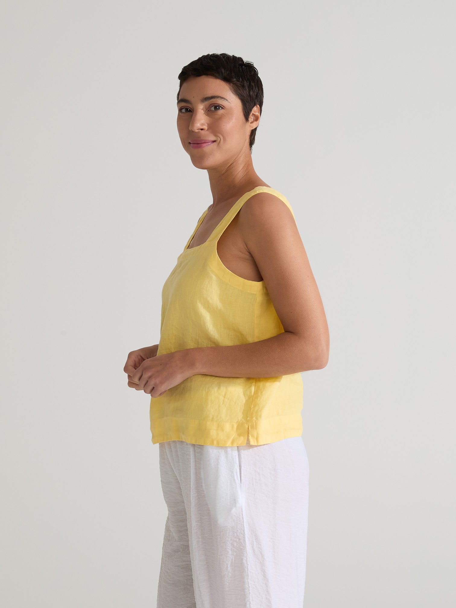 CUT LOOSE - Hanky Linen Square Neck Shell - 4205887