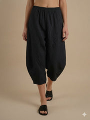 MOONLIGHT Black Textured Capri Balloon Pant - P4213 - BLACK