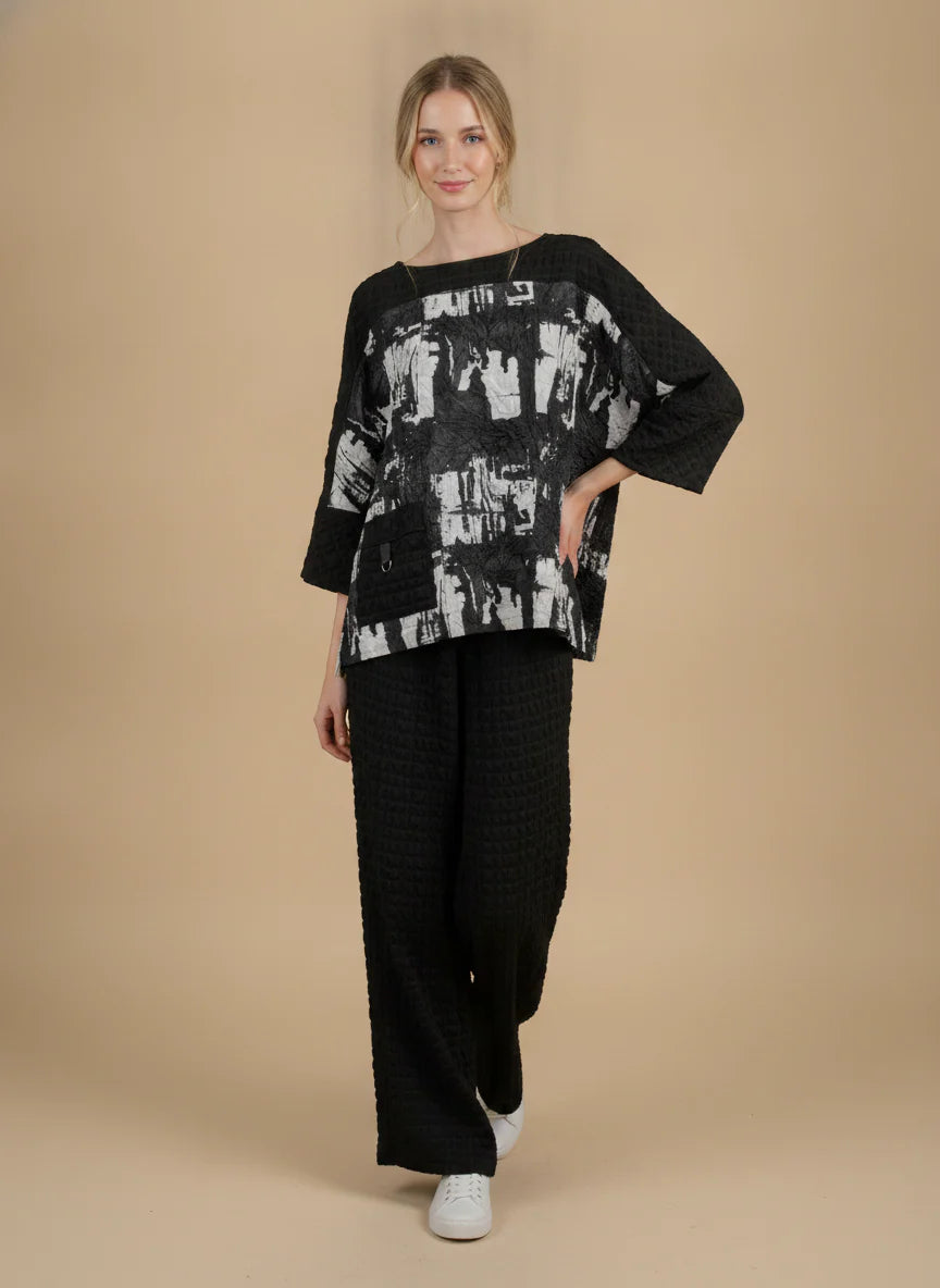 MOONLIGHT Black and White Abstract Boxy Top w/ 3/4 Sleeves - 4304