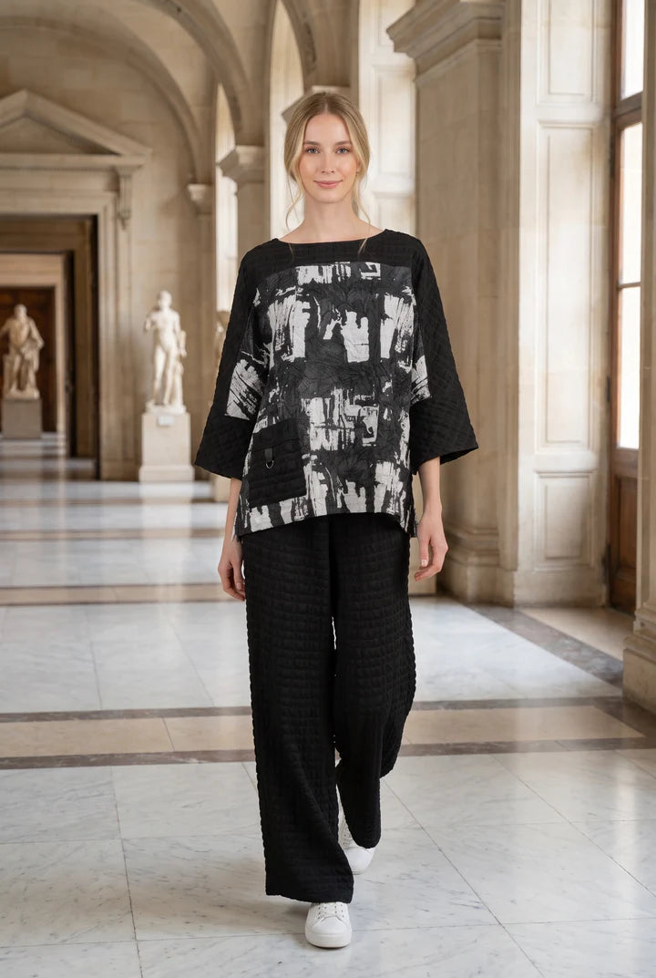 MOONLIGHT Black and White Abstract Boxy Top w/ 3/4 Sleeves - 4304
