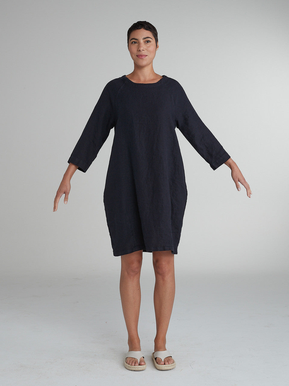 CUT LOOSE - Solid Linen Raglan Dress - 4401673