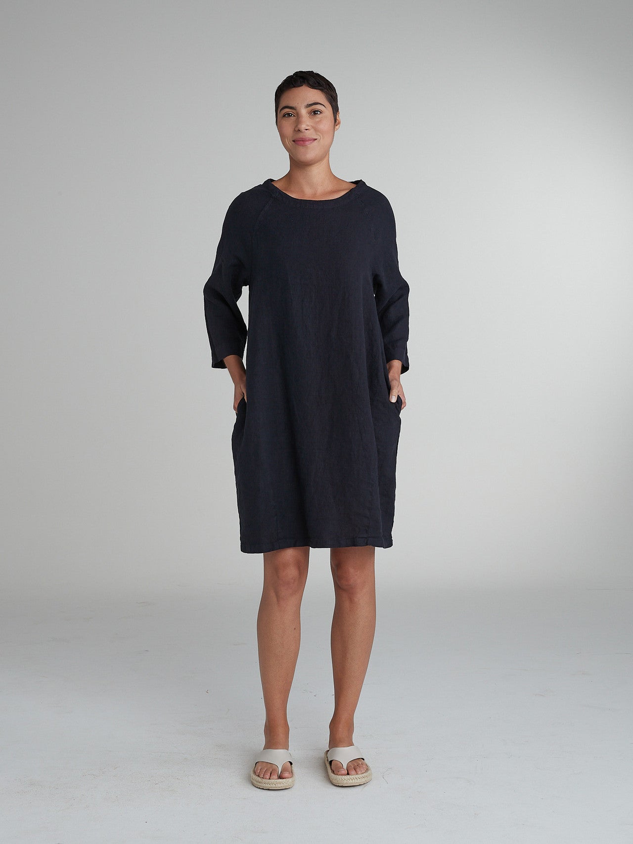 CUT LOOSE - Solid Linen Raglan Dress - 4401673