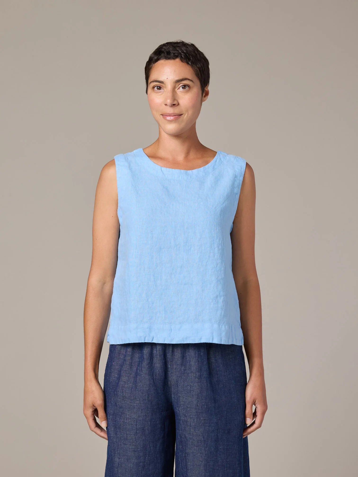 CUT LOOSE Solid Linen Shell w/ Wide Facing - 4405331