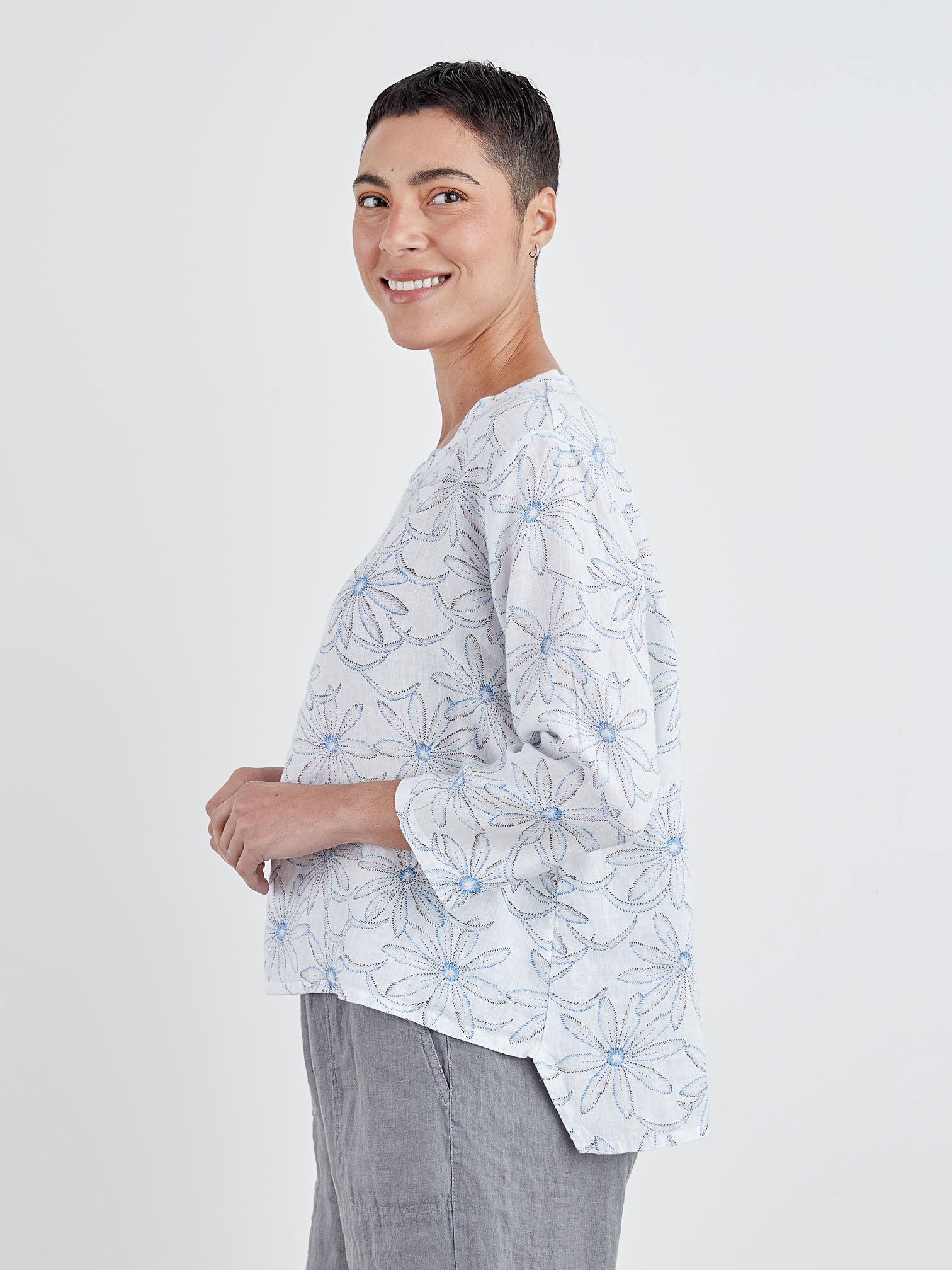 CUT LOOSE - Daisy Hi-Low Crop - 4477548