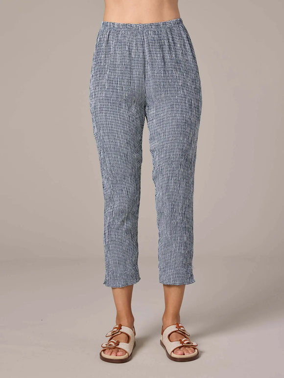 CUT LOOSE Crinkle Check Tapered Crop Pant - 6122734