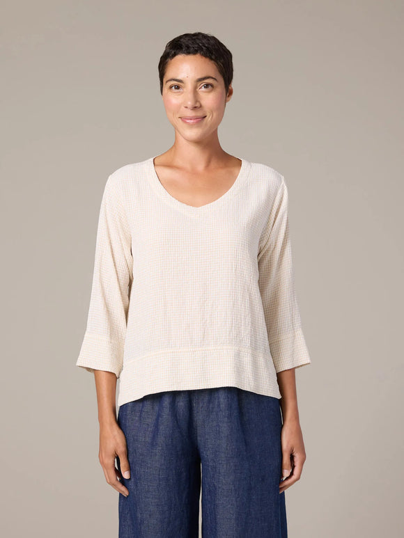 CUT LOOSE Crinkle Check V-Neck Vent Top - 6126712