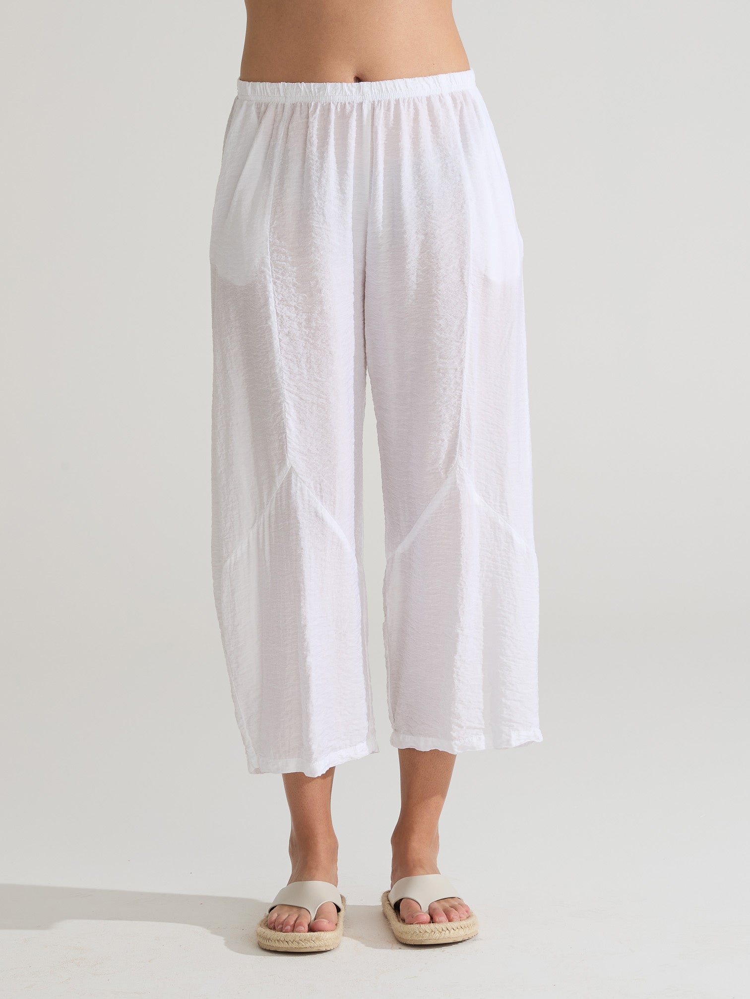 CUT LOOSE - Rayon Parachute Barrel Crop - 6212431