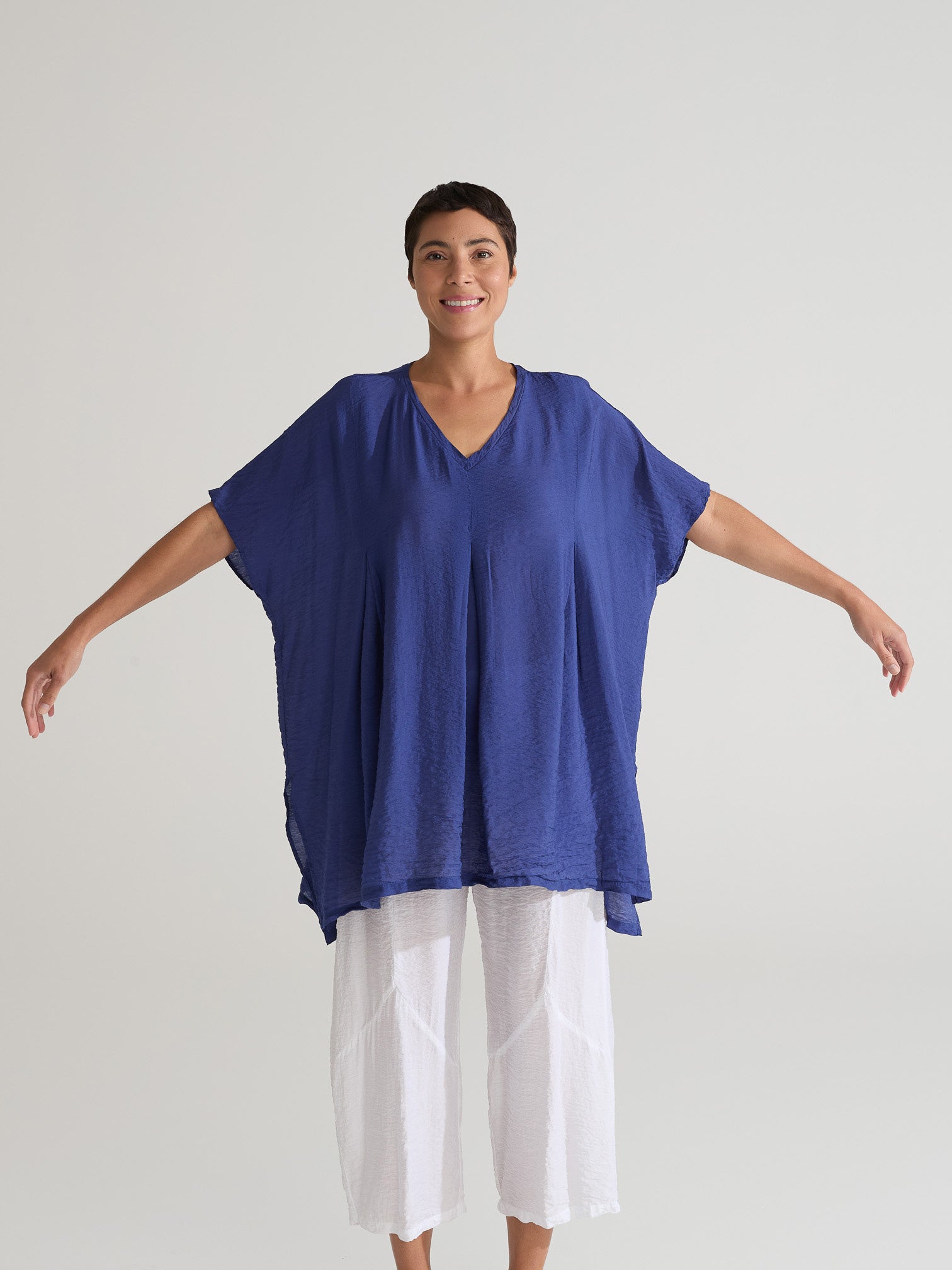 CUT LOOSE - Rayon Parachute O/S Pleat Top - 6216039