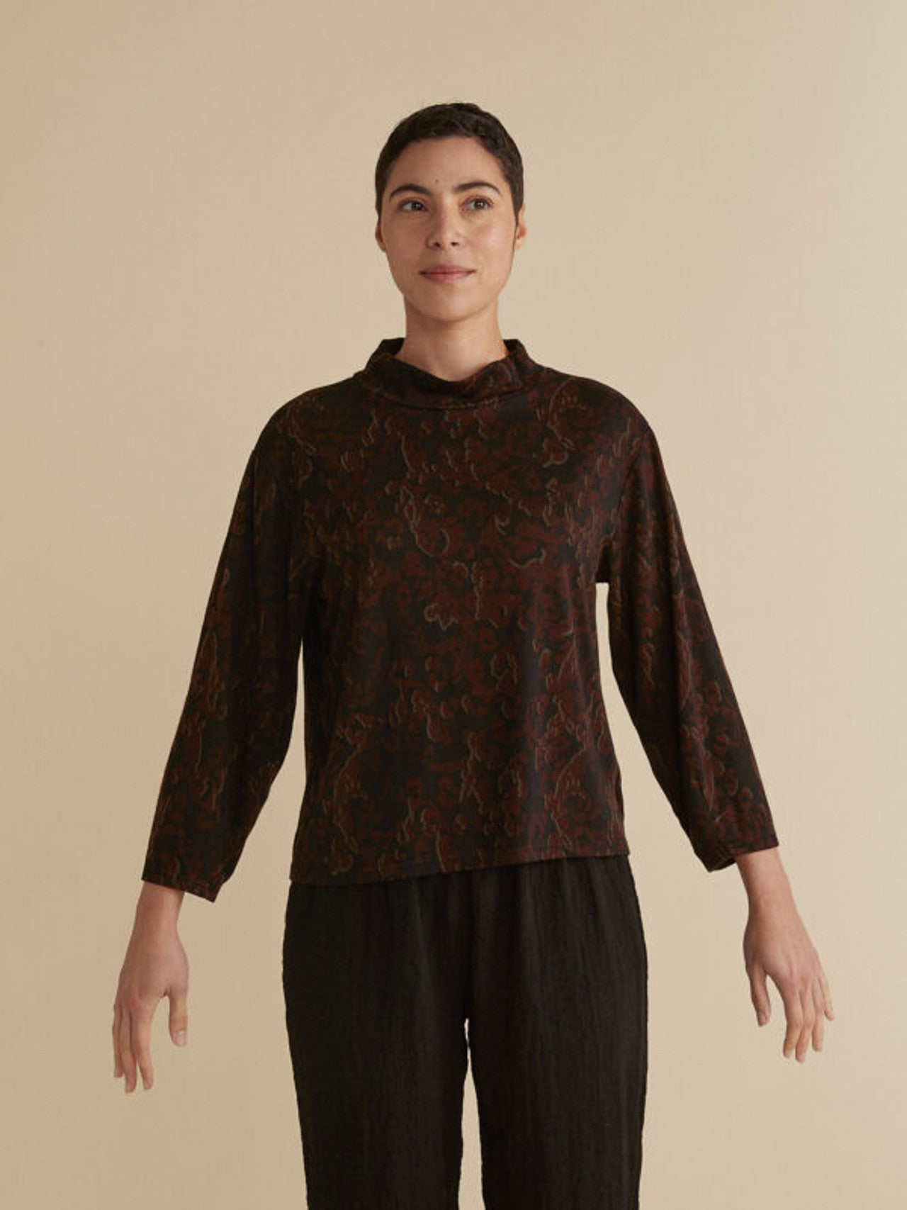 CUT LOOSE - Floral Jacquard Mock Neck Top - 6726114
