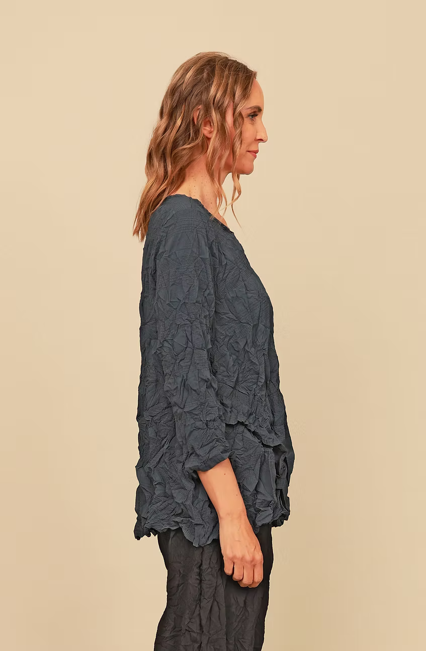 Chalet Mai Embossed Woven 3/4 Sleeve Solid Top - T62552