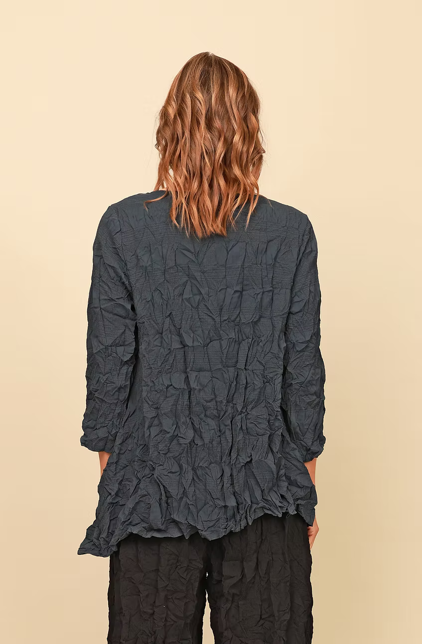 Chalet Mai Embossed Woven 3/4 Sleeve Solid Top - T62552