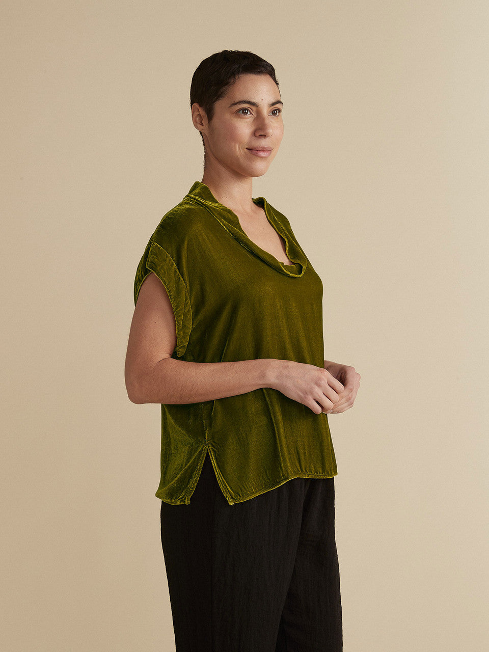 CUT LOOSE - Velvet Cowl Top - 6996139