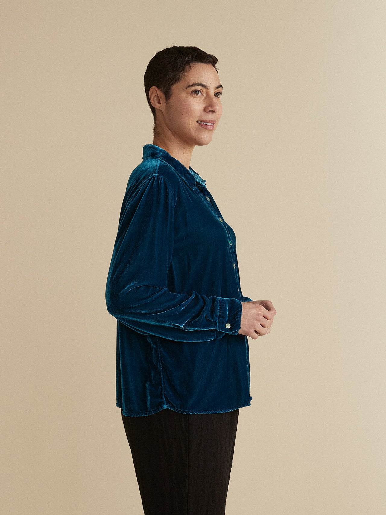 CUT LOOSE - Velvet Fitted Shirt - 6997649