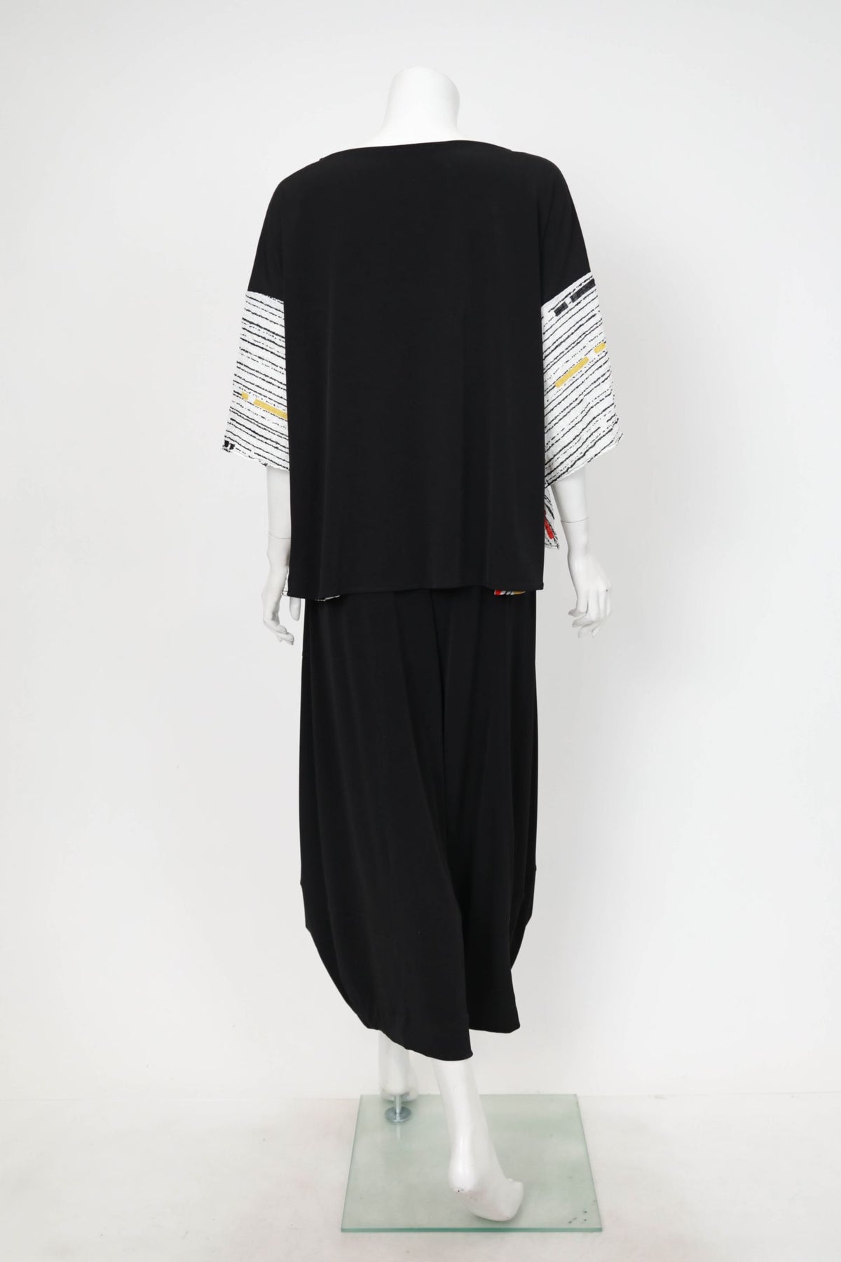 IC COLLECTION Top - 7020T - BLACK AND WHITE
