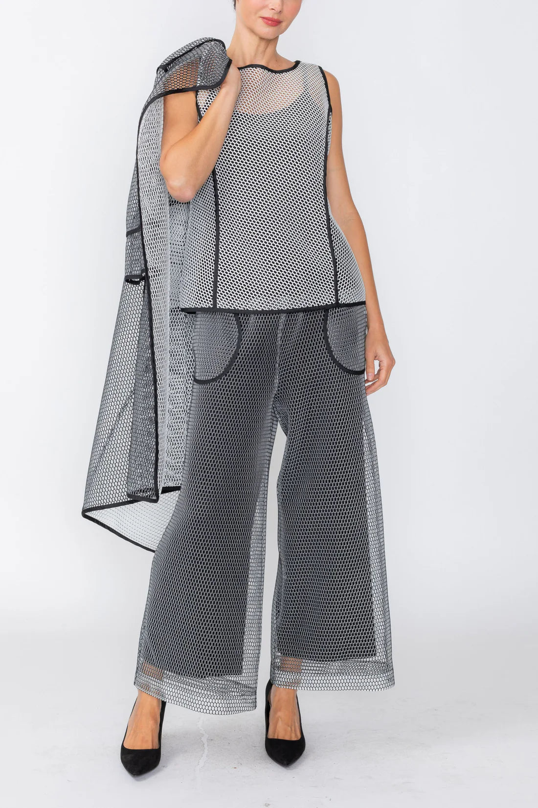 IC COLLECTION Top - 7752T - BLACK AND WHITE