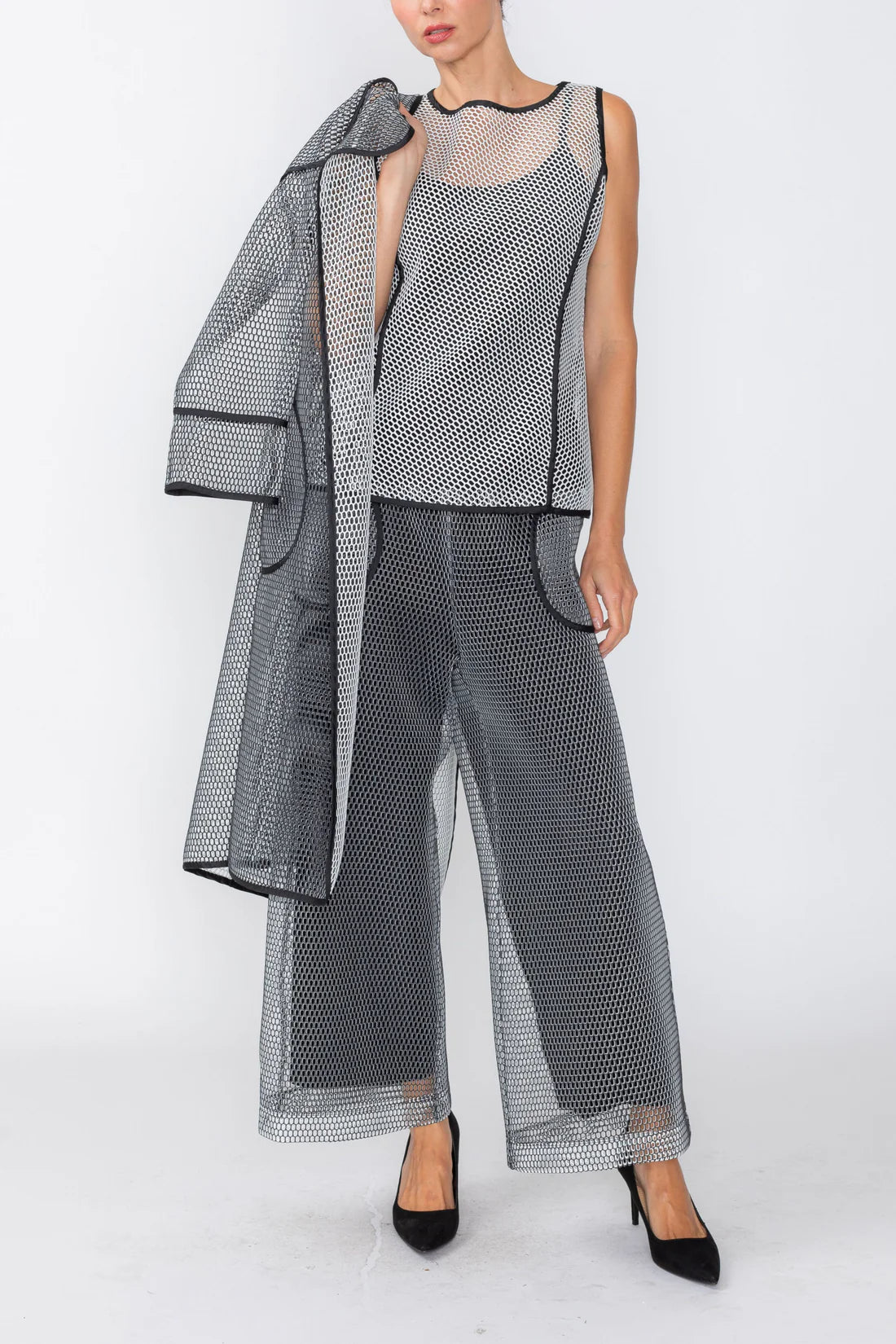 IC COLLECTION Top - 7752T - BLACK AND WHITE