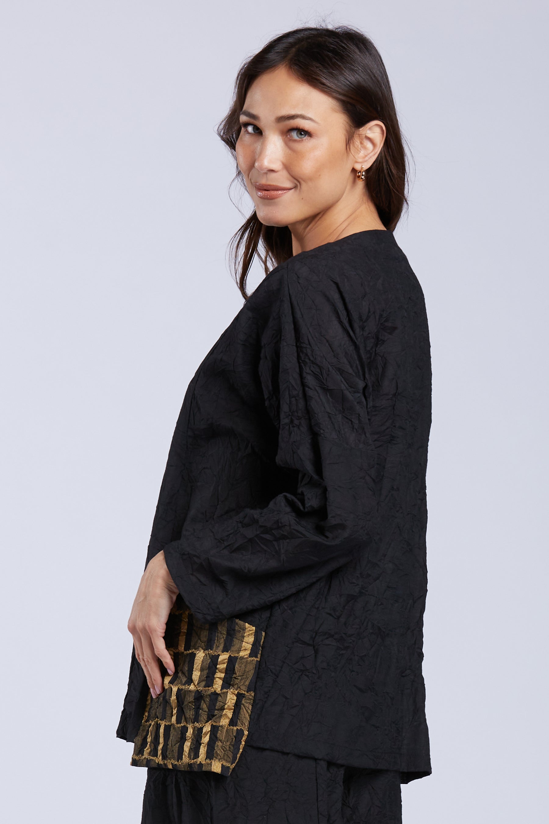 Sydney Project Jackie Three Button V-Neck Long Sleeve Top w/ Gold Geometric Pockets - CJJ1160 - GOLD
