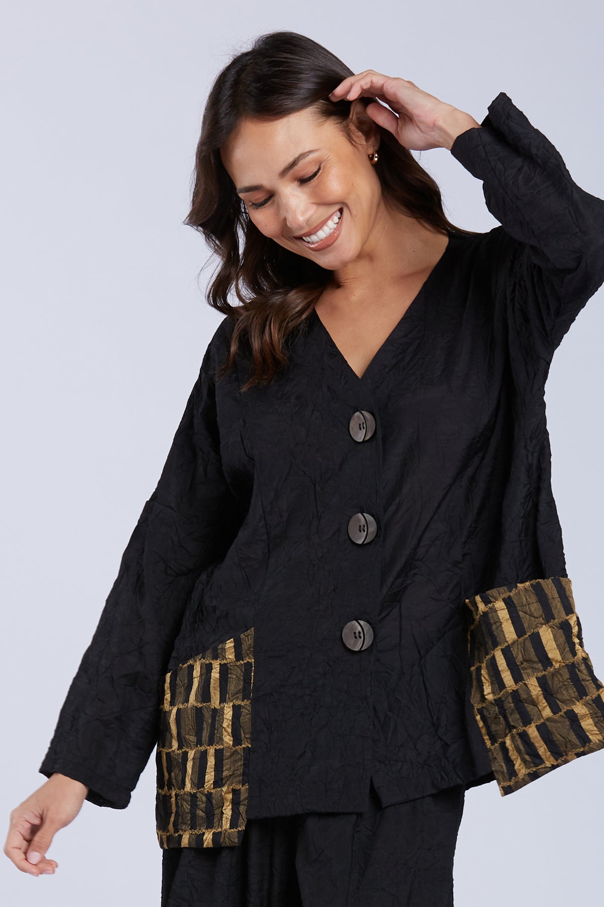 Sydney Project Jackie Three Button V-Neck Long Sleeve Top w/ Gold Geometric Pockets - CJJ1160 - GOLD