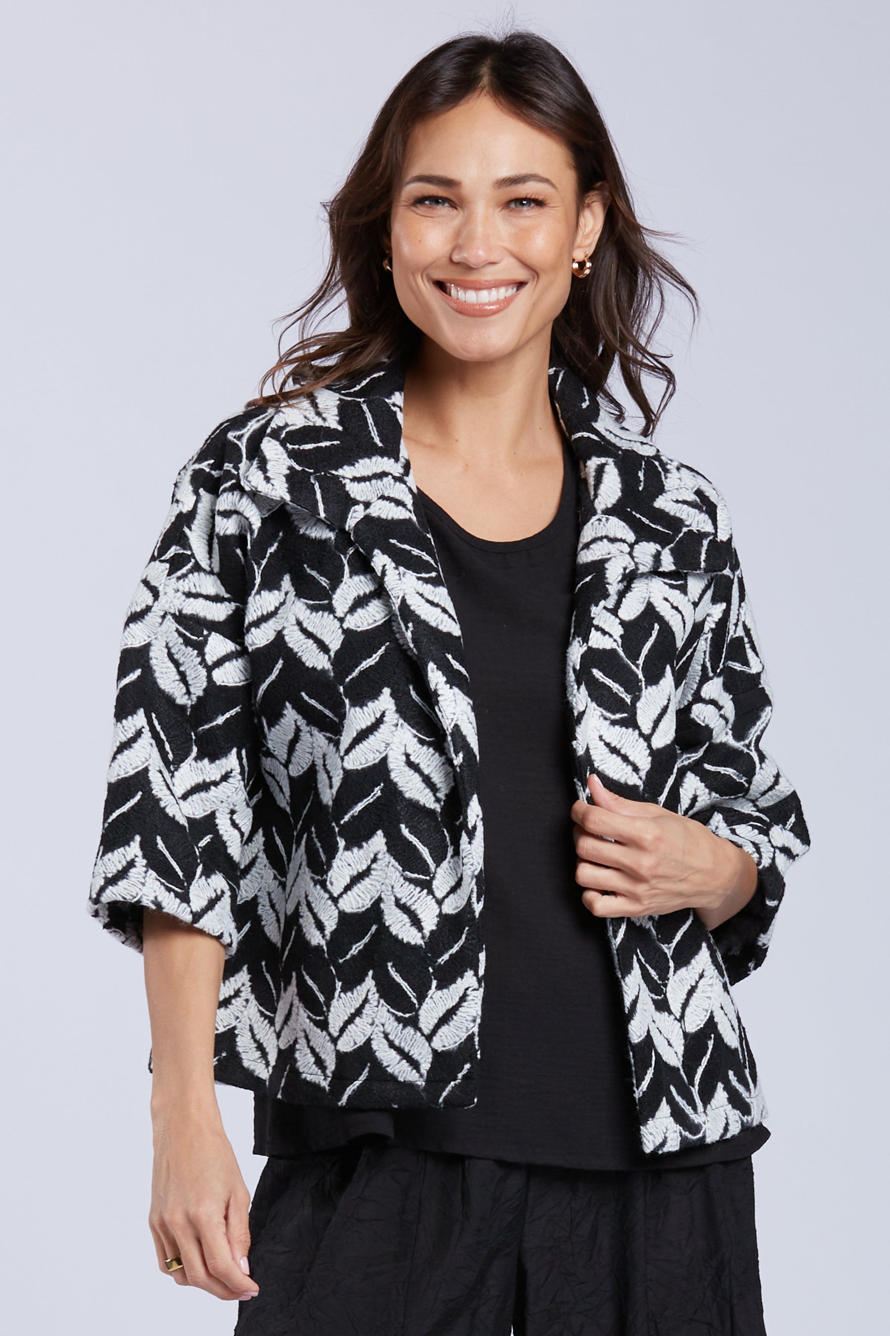 Sydney Project Cris Chevron Leaf Pattern Open Front 3/4 Sleeves Collar Jacket - EMJ1016 - WHITE LEAF