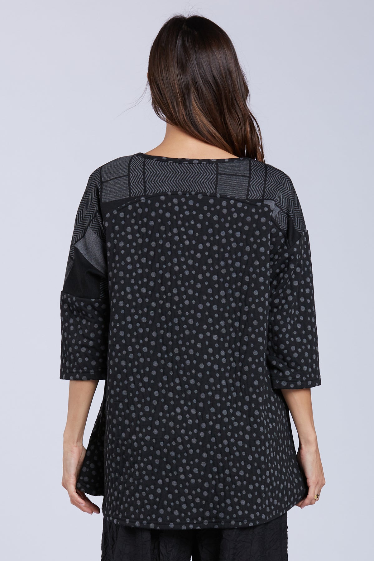 Sydney Project Connie Dotted Abstract Design Hi-Low Round Neck 3/4 Sleeve Top - KJT1100 - METRO TILE
