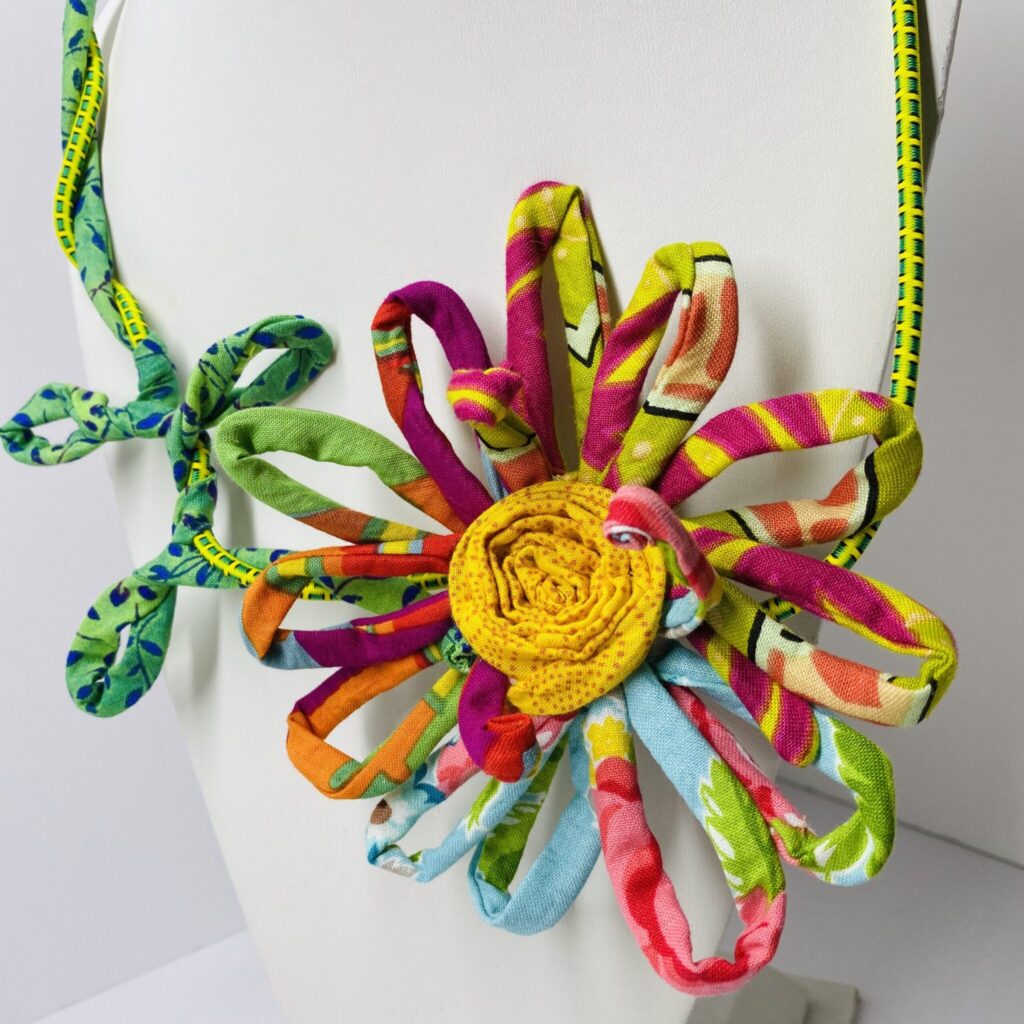 FICKLESTICKS Small Neck Flower - MULTI