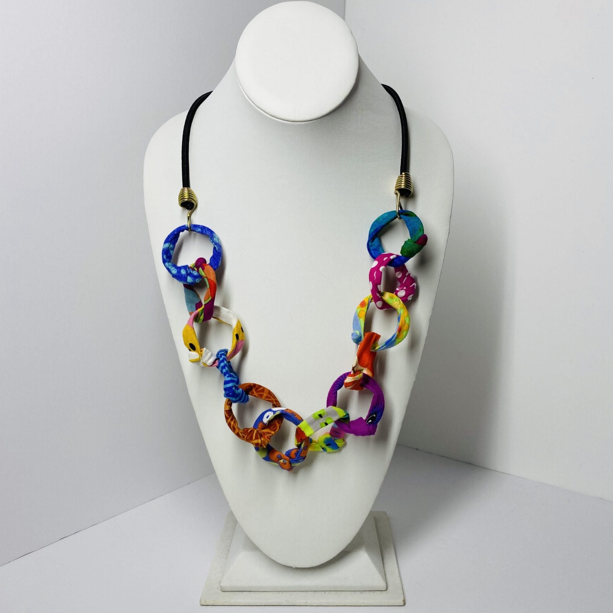 FICKLESTICKS Small Chain on Bungee Necklace - COMICS (NOT MULTI)