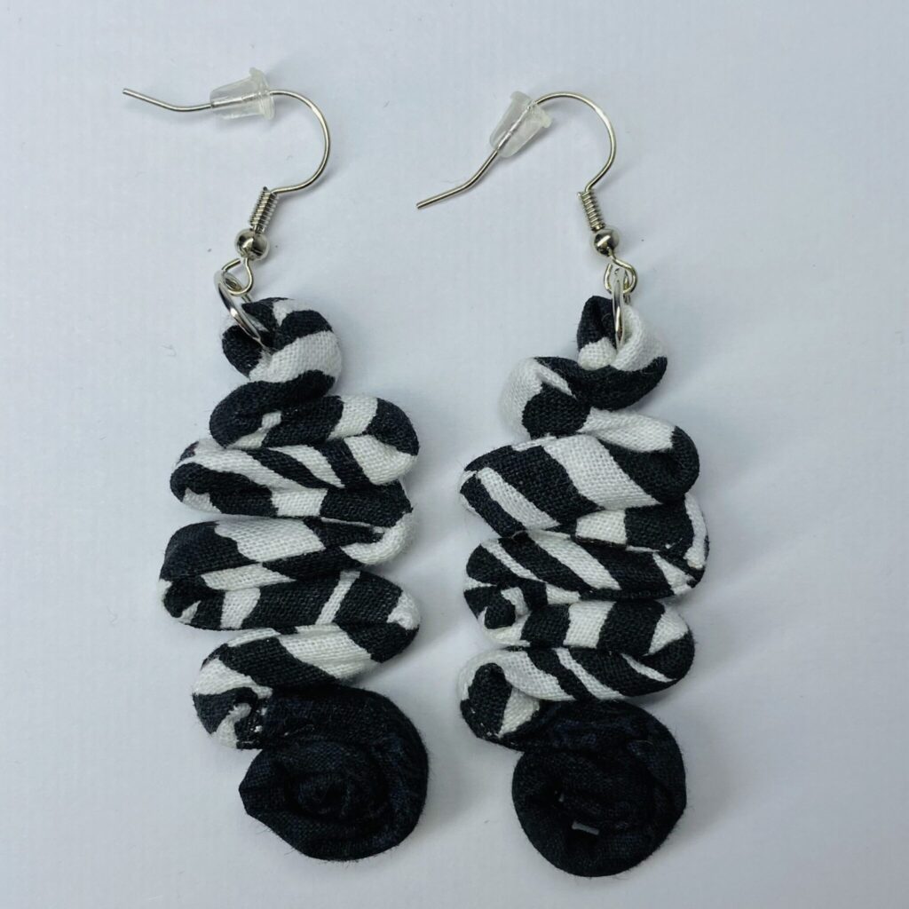 FICKLESTICKS Zig Zag Earrings - BLACK AND WHITE