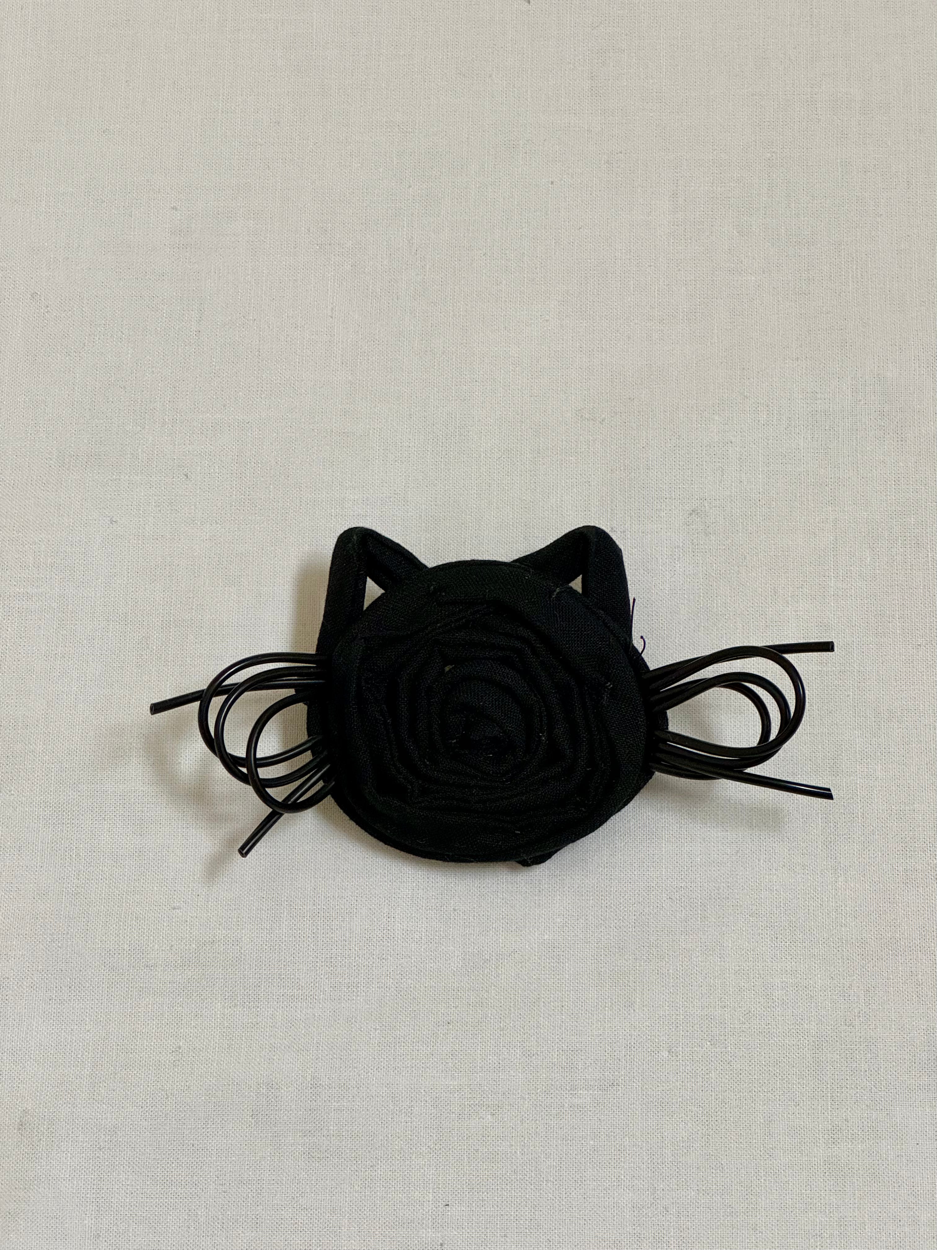 FICKLESTICKS Kitty Face Pin - BLACK