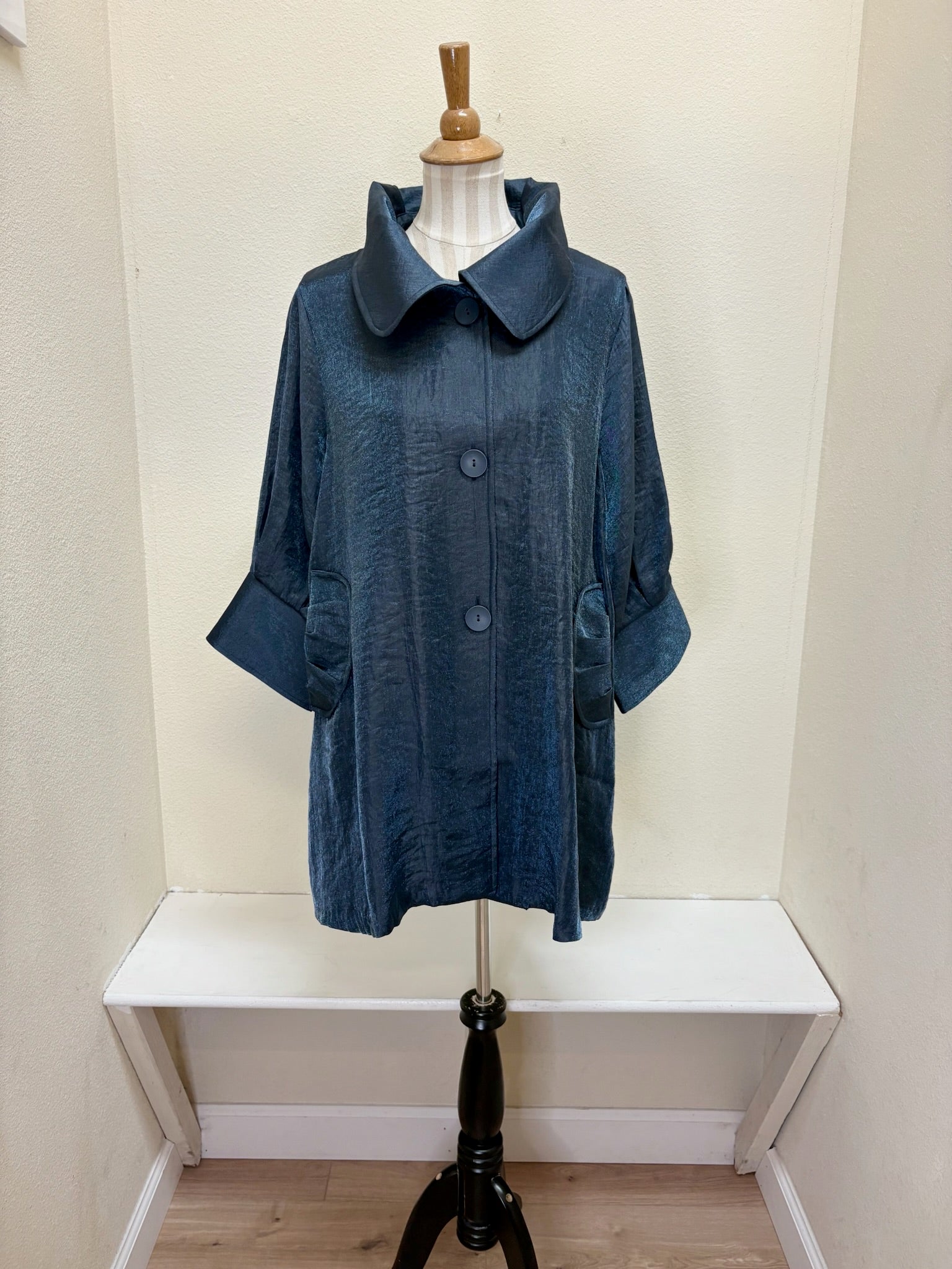 DAMEE Shimmery Signature Swing Jacket - 200 - PEWTER