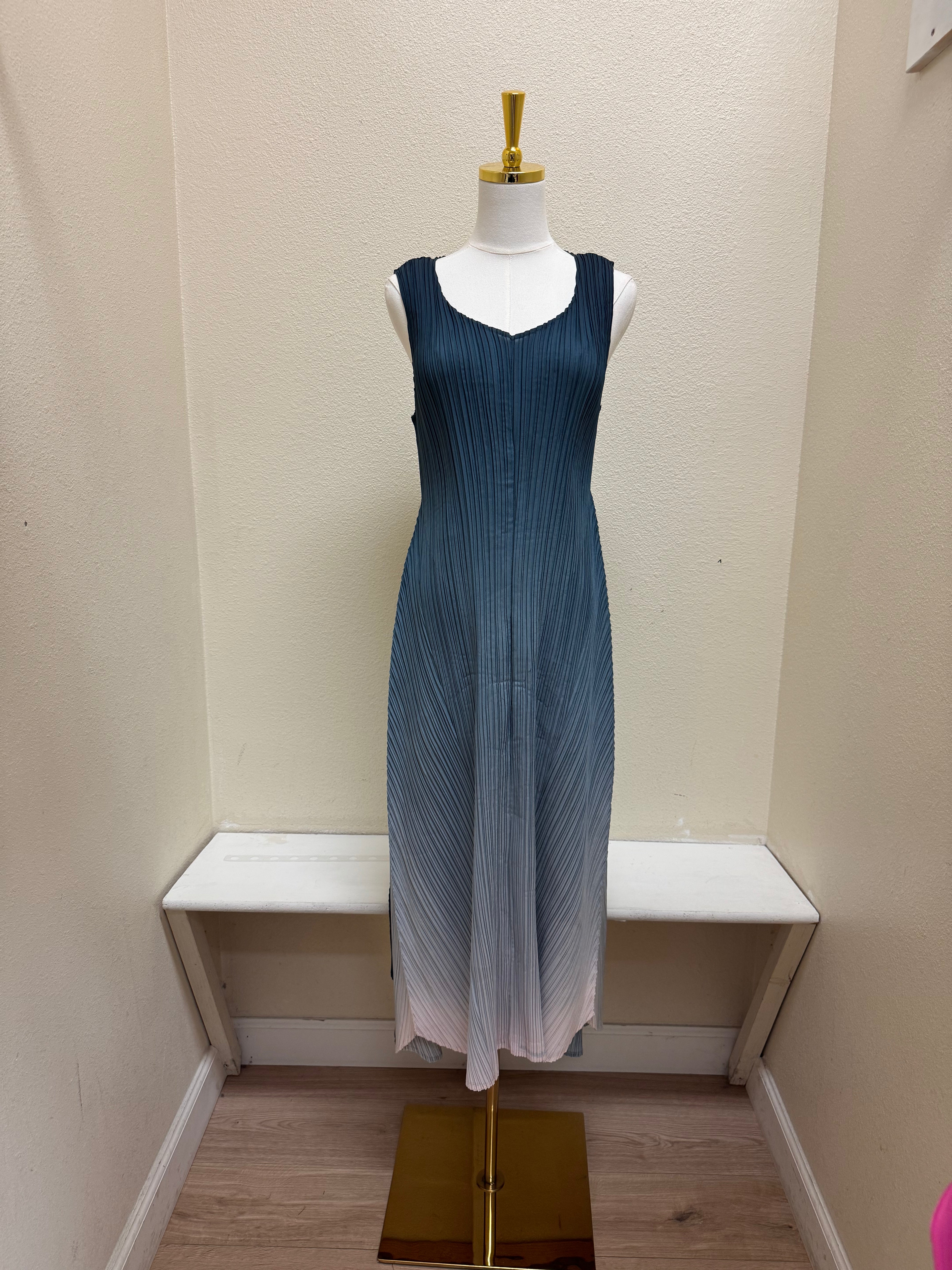 Alquema Long Estrella Dress - CHARCOAL GOES LIGHT