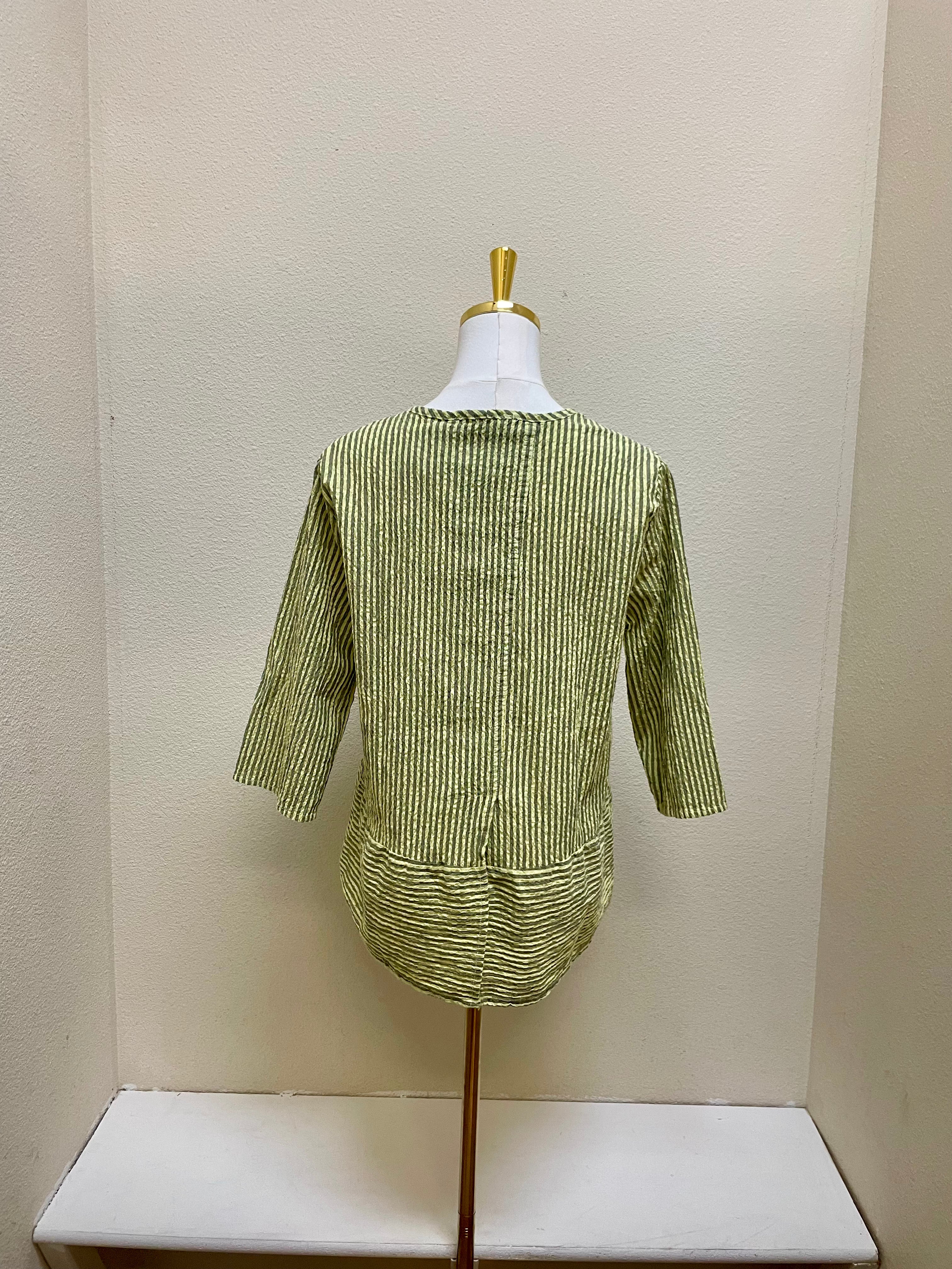 CUT LOOSE Grey Stripe Crinkle Pocket Pullover - 0647943 - SUNBURST