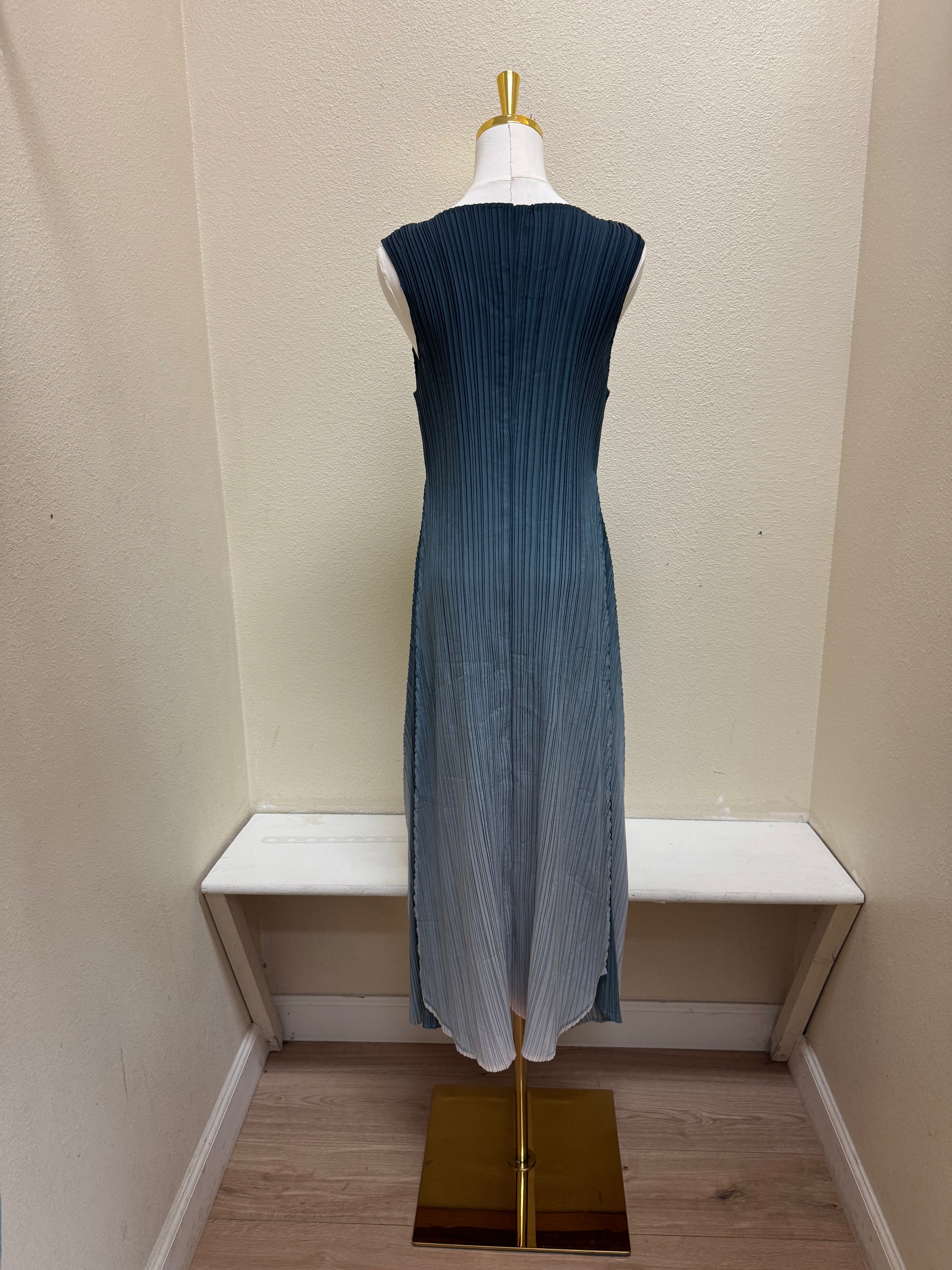 Alquema Long Estrella Dress - CHARCOAL GOES LIGHT