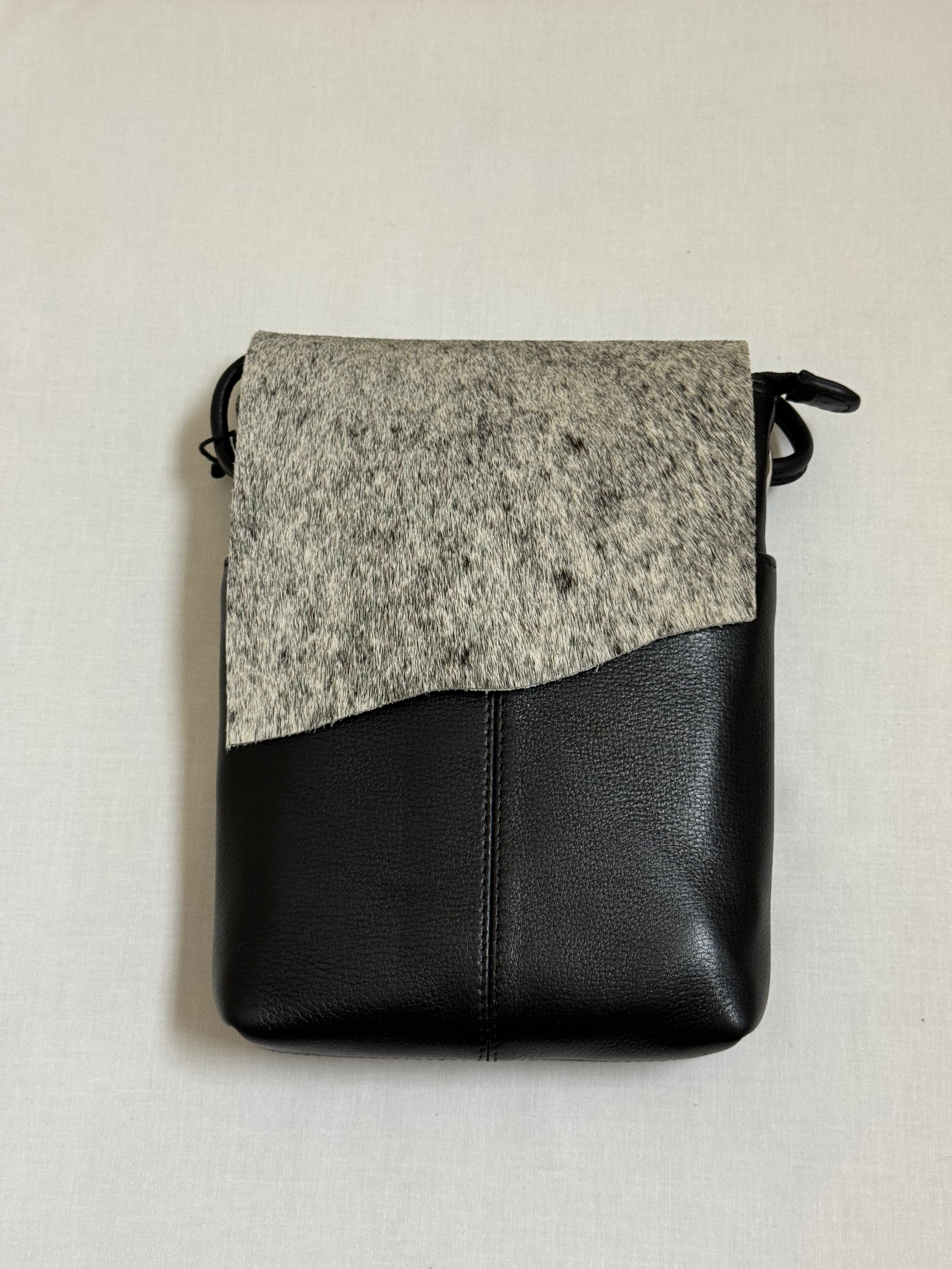 ili New York - SMALL CANADA FLAP BAG - 6649 - Black/Haircalf