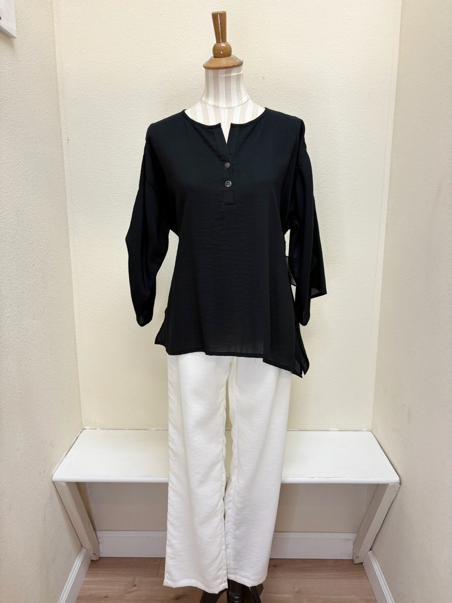 Fridaze AA36- Ripple Tide Linen Pullover- BLACK