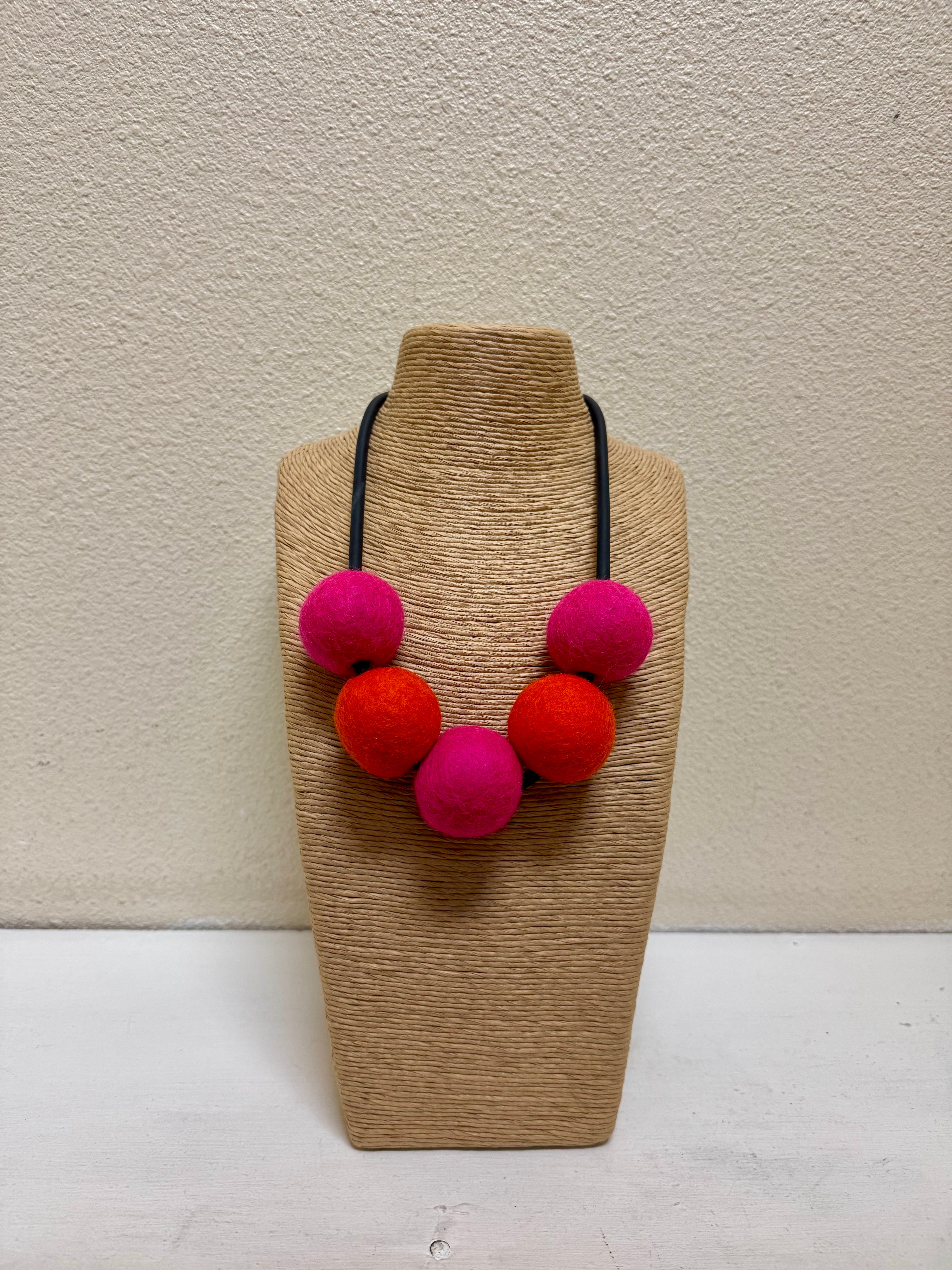 Frank Ideas Adjustable Wool and Rubber Necklace in Pink and Orange