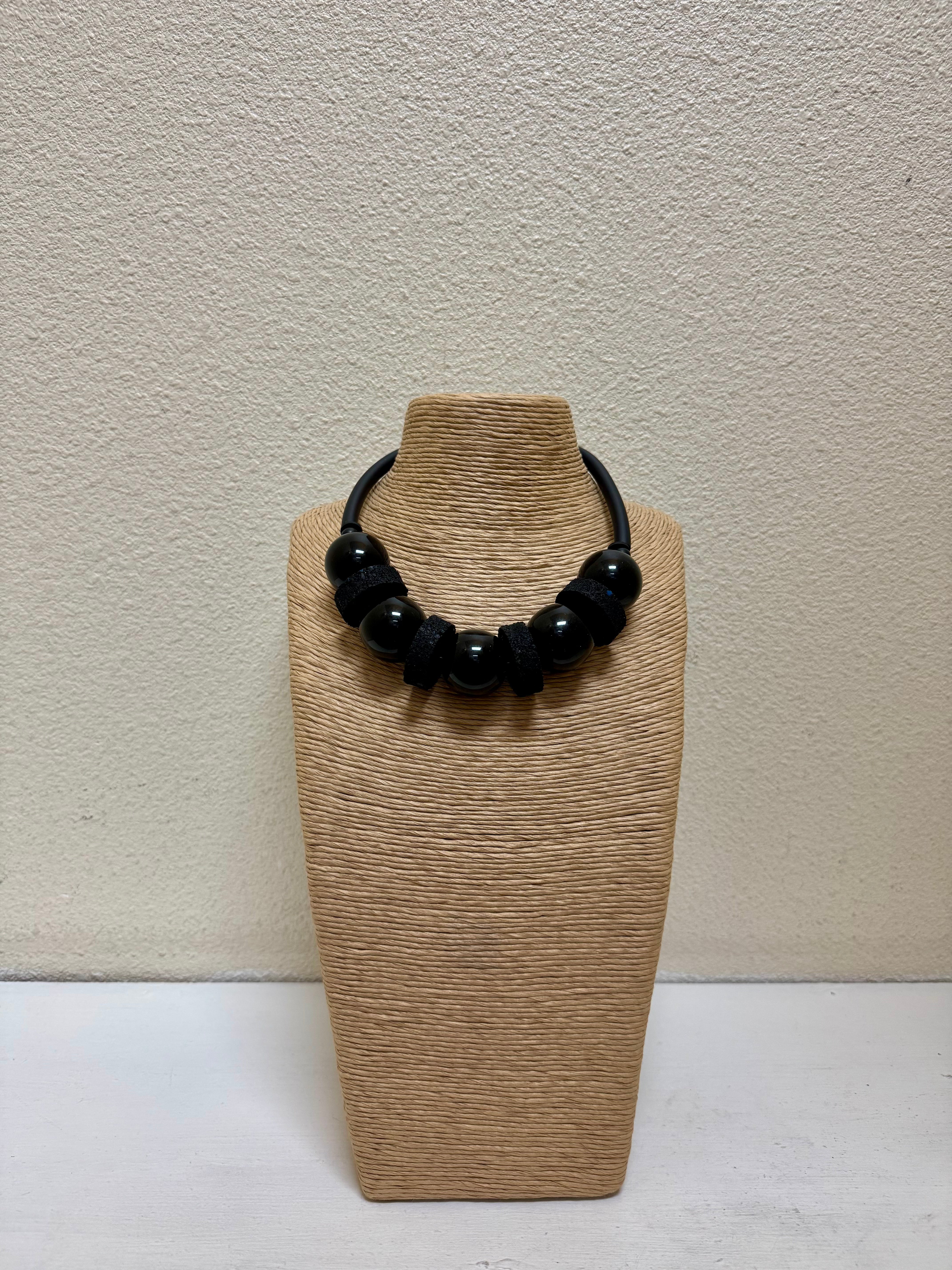 Frank Ideas Black Necklace