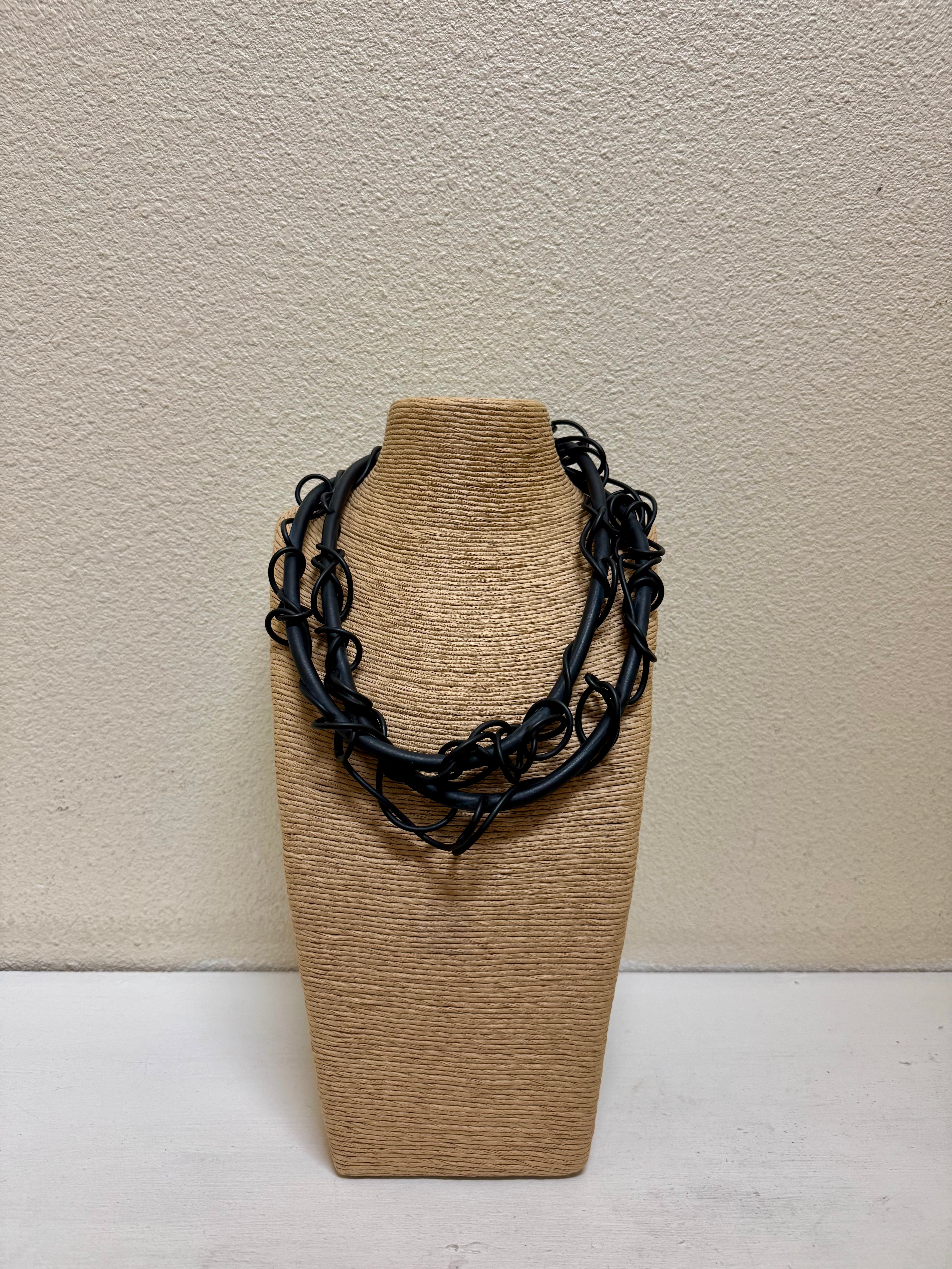 Frank Ideas Long Rubber Twisted Black Necklace