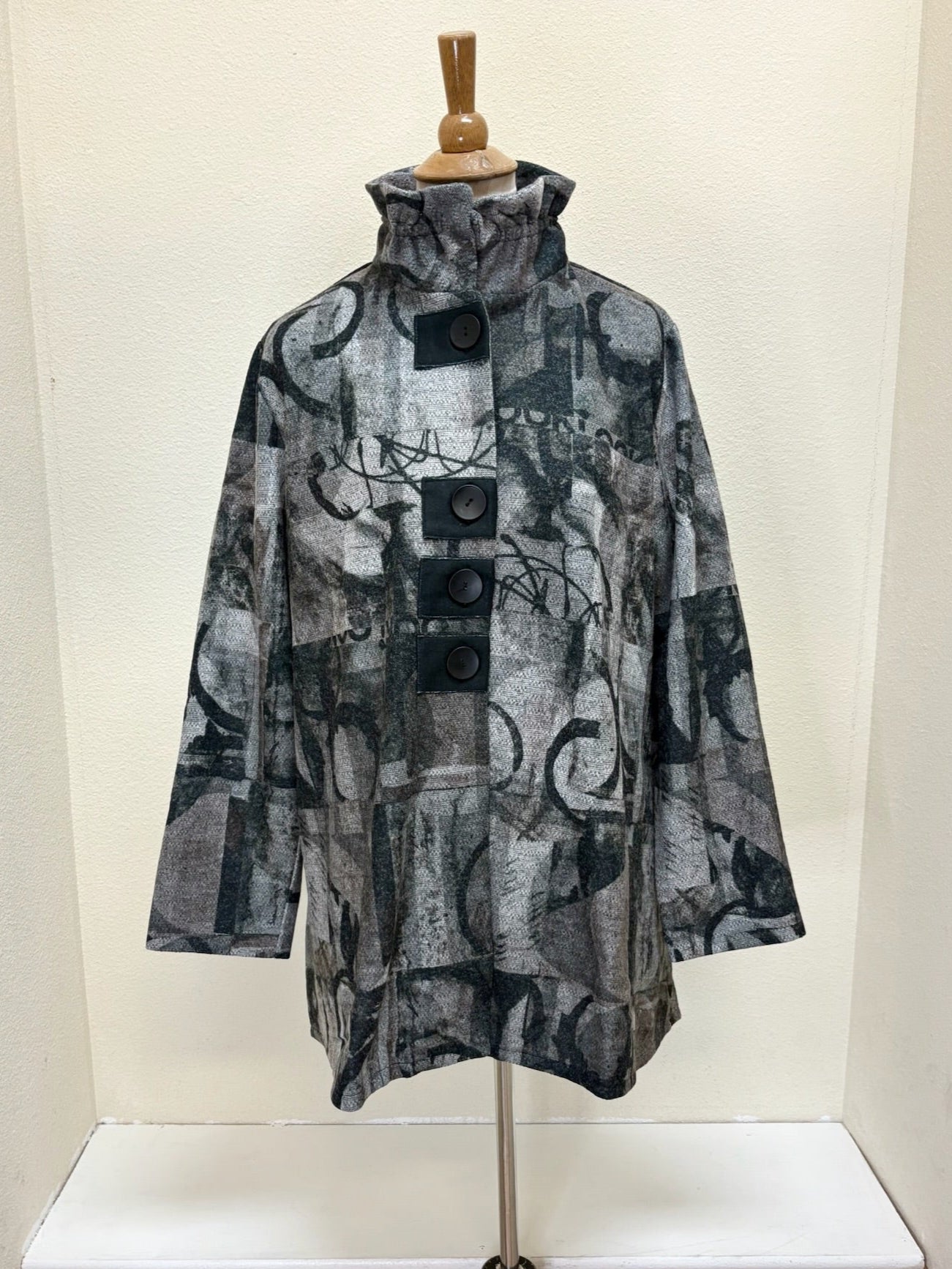 DAMEE MULTI-PRINT BUTTON PATCH COAT - 4906 - GRY