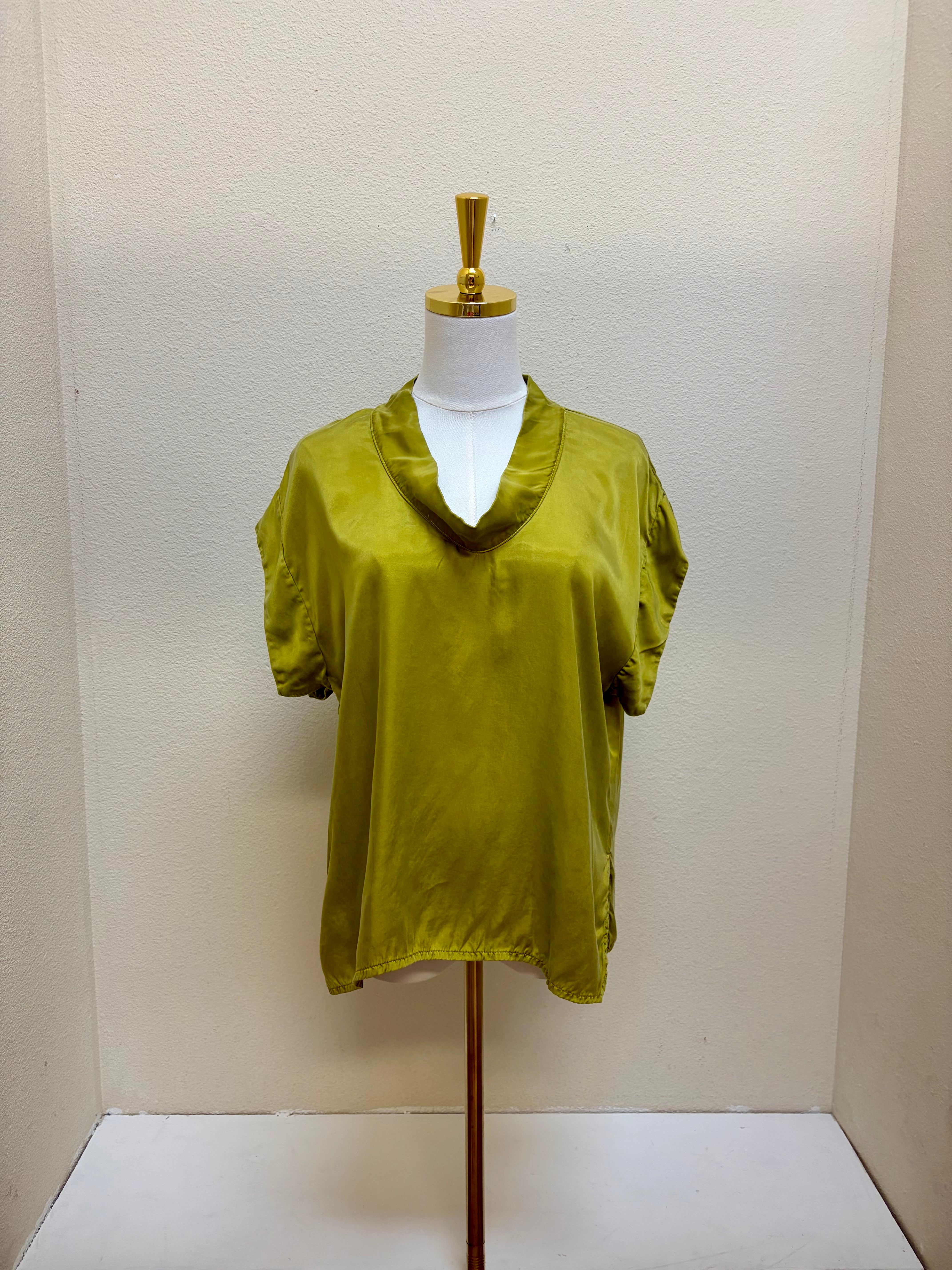 CUT LOOSE Vintage Satin Short Sleeve Cowl Top - 6186139 - PEA