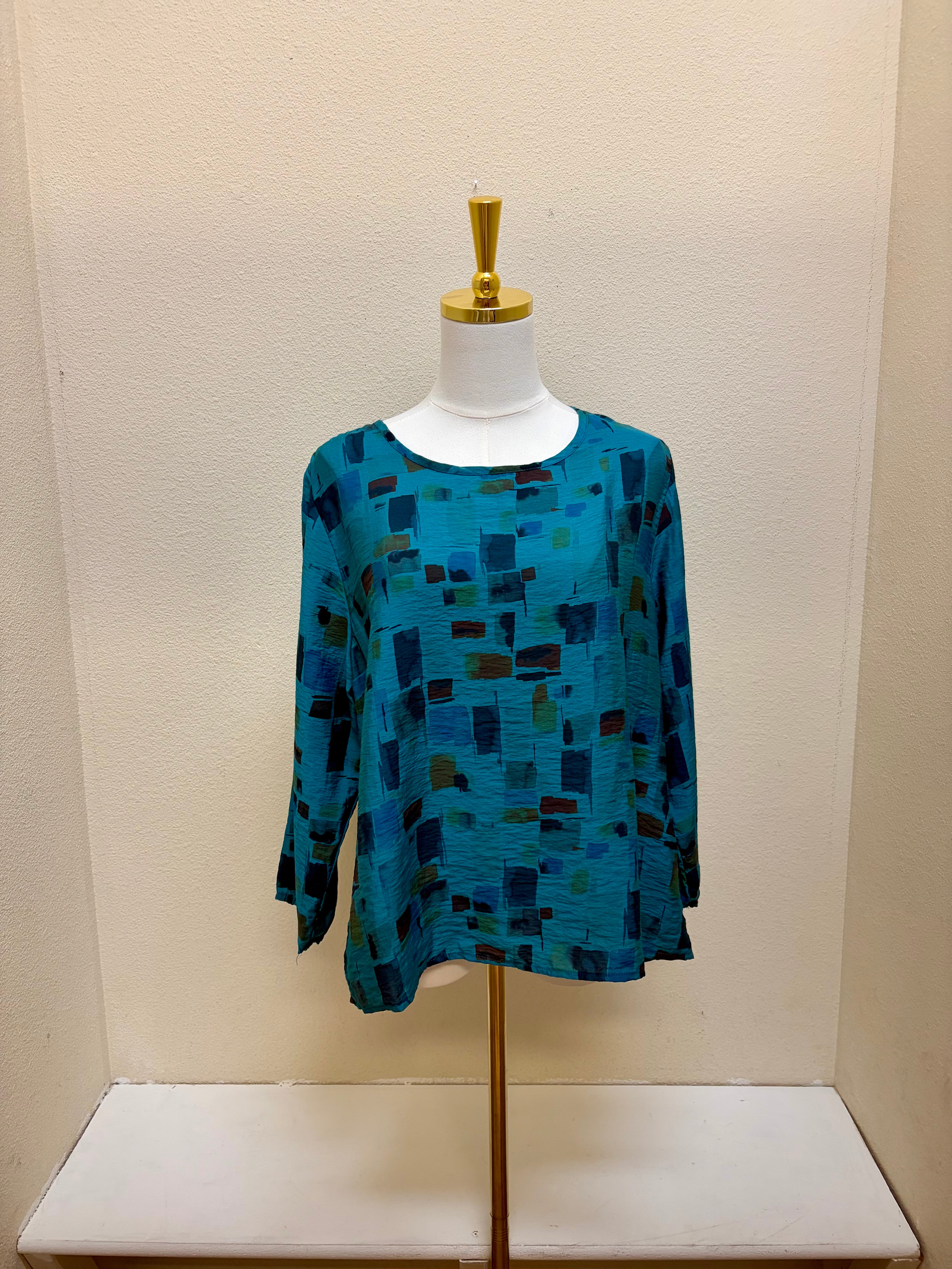 CUT LOOSE Sea Glass 3/4 Split Back Top - 6237965